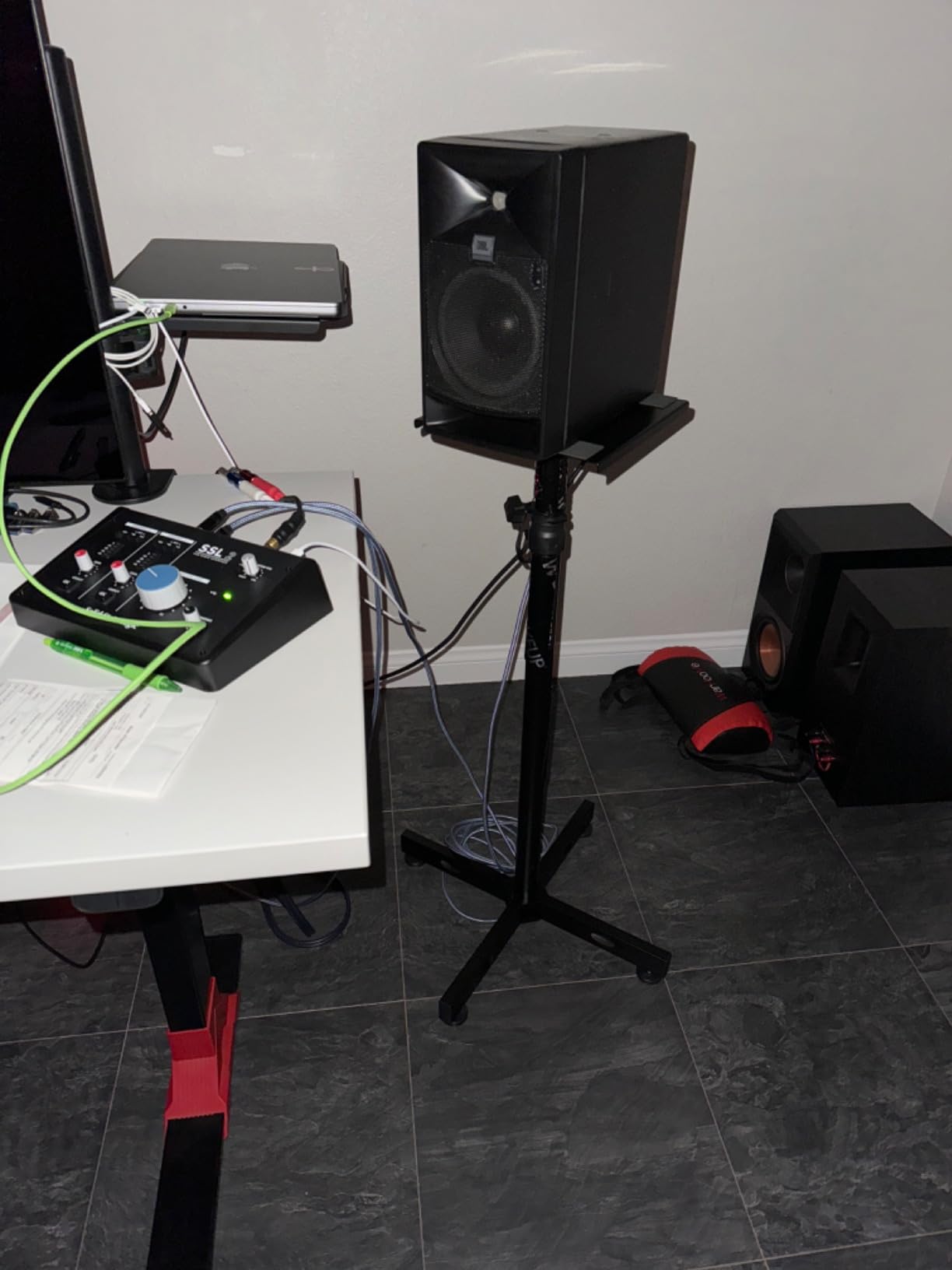 Vondynote Studio Monitor Stands Speaker Stands Pair with Cable Management | Adjustable Height 33