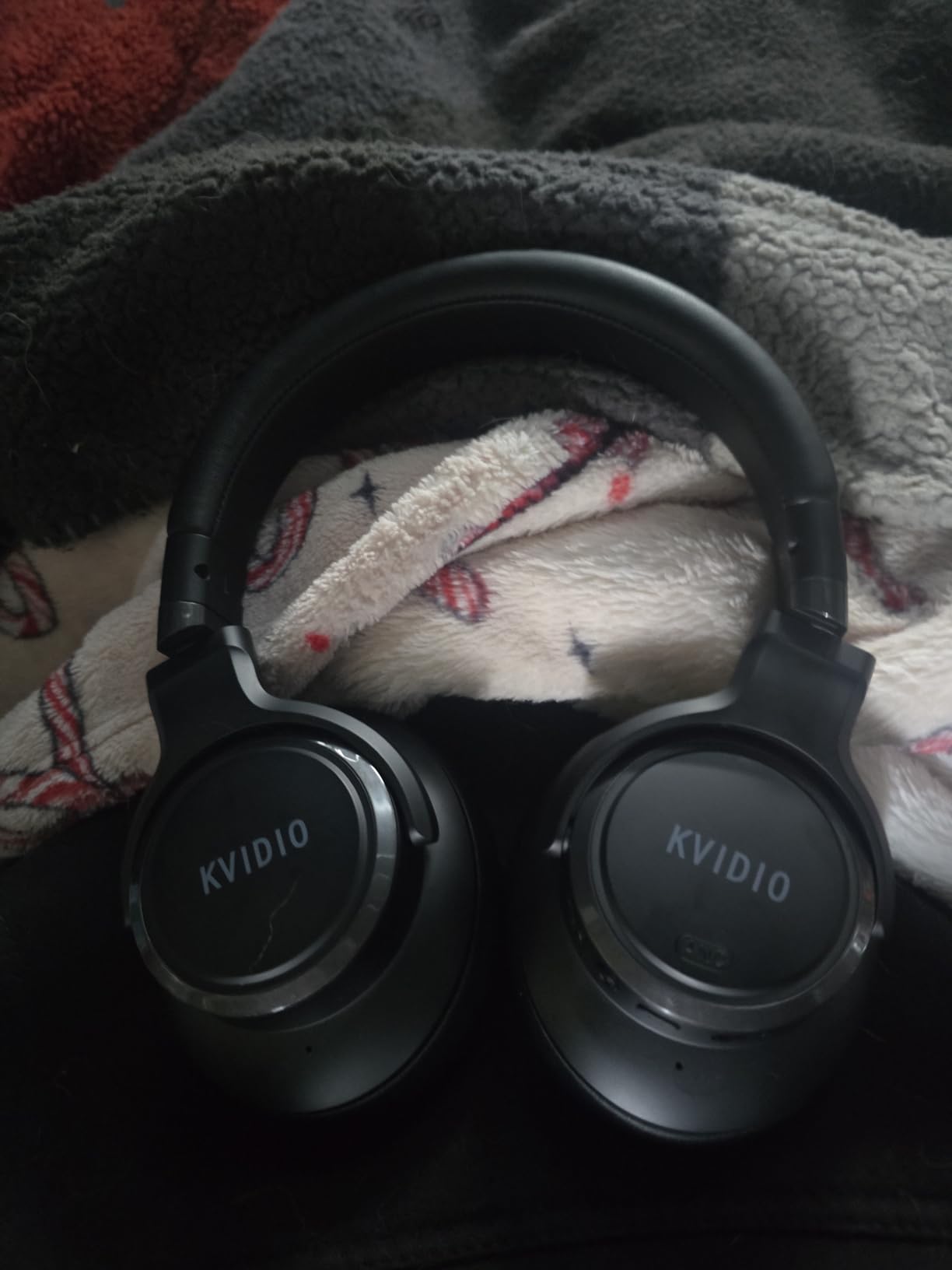 KVIDIO Hybrid Active Noise Cancelling Headphones Over Ear | Bluetooth Wireless ANC 70H Playtime, Transparency Mode, Microphone, Deep Bass, HiFi Stereo Sound for Home, Travel, Office customer photo 2