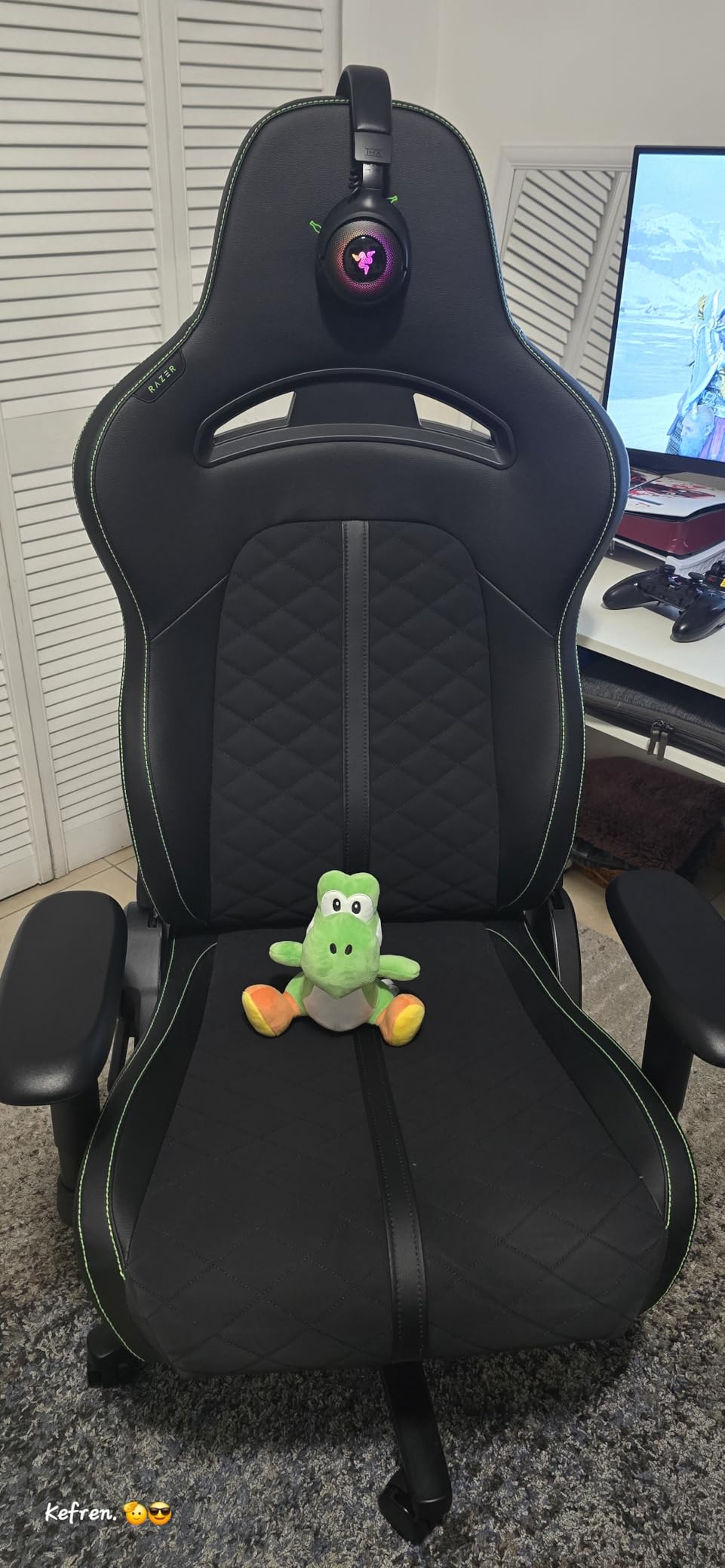 Razer Enki X Essential Gaming Chair, All-Day Comfort, Black, Built-in Lumbar Arch, Optimized Cushion Density, Dual-Textured, Eco-Friendly Synthetic Leather, Adjustable 152-degree Recline customer photo 2