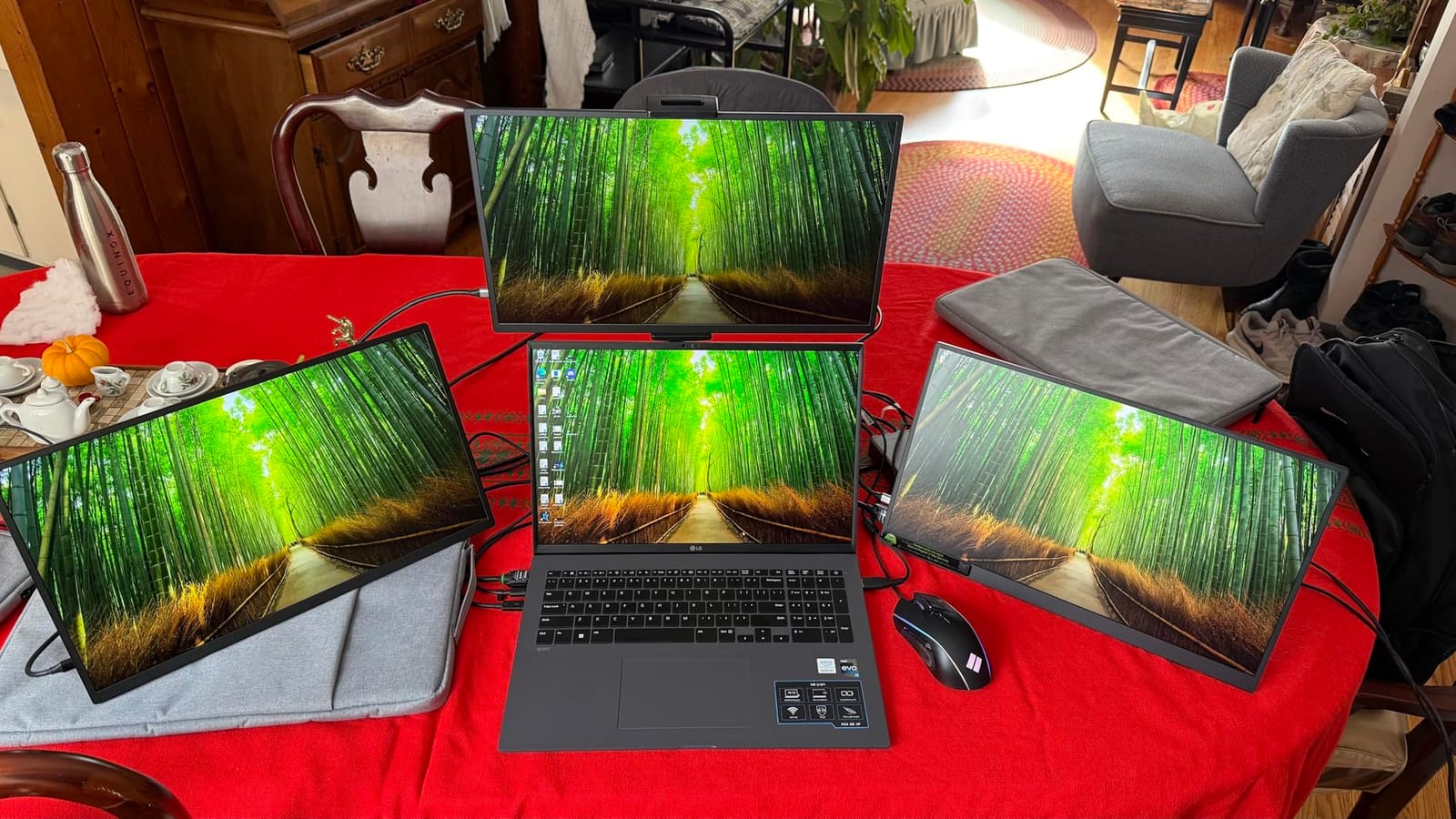UGREEN 8-in-1 Thunderbolt 4 Docking Station, Dual 4K@60Hz, 3xTBT4, 40Gbps customer photo 1