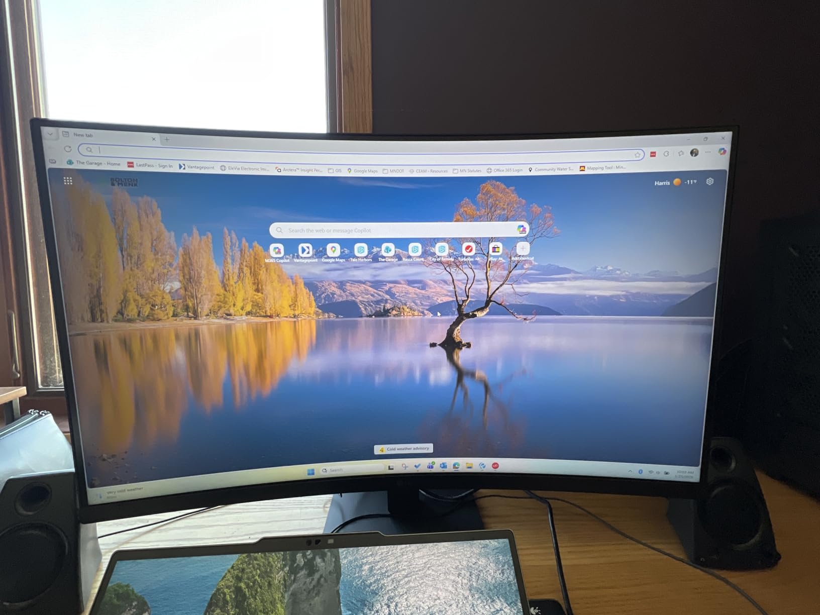 LG 32MR50C-B Curved Monitor 32-Inch FHD 100Hz AMD FreeSync OnScreen Control Dynamic Action Sync Black Stabilizer Tilt Stand (HDMI) - Black customer photo 2