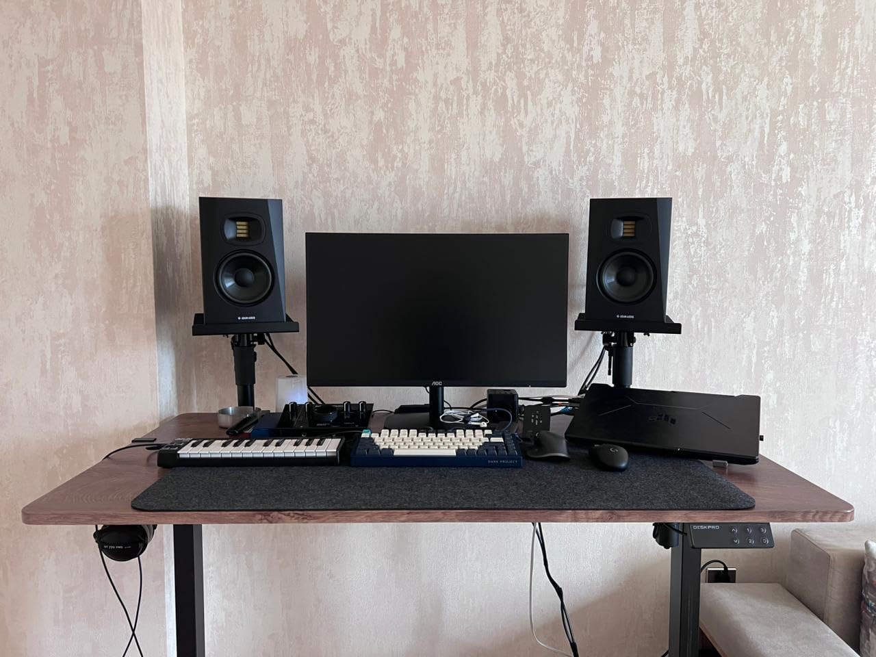 Liquid Stands Studio Monitor Stands - Music Studio Desktop Speaker Stand - 2 Pack 12x9 Clamp-on Adjustable Short or Tall Speaker Support for Music Booth Desk Audio Monitor Stand Mount with Tilt customer photo 1
