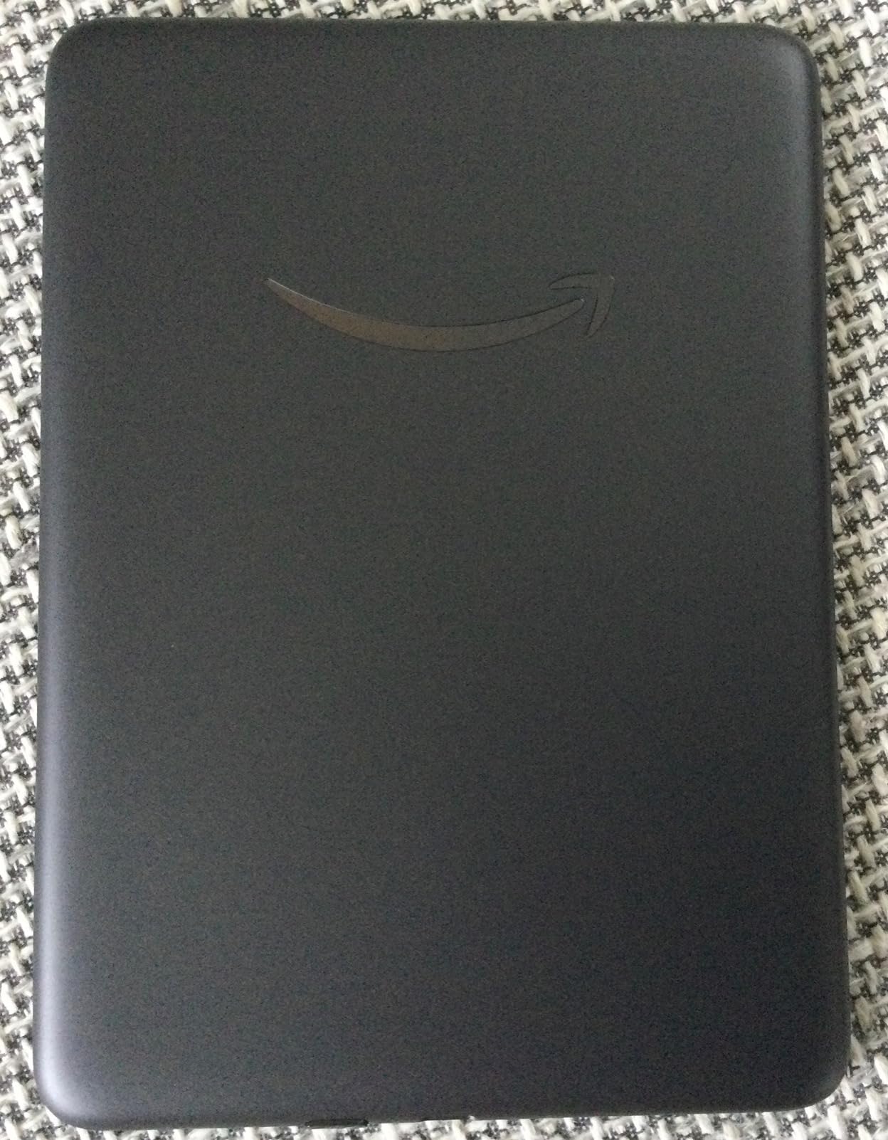 Amazon Kindle Colorsoft Signature Edition 32GB (newest model) - With color display, auto-adjusting front light, wireless charging, and long battery life - Metallic Black customer photo 1