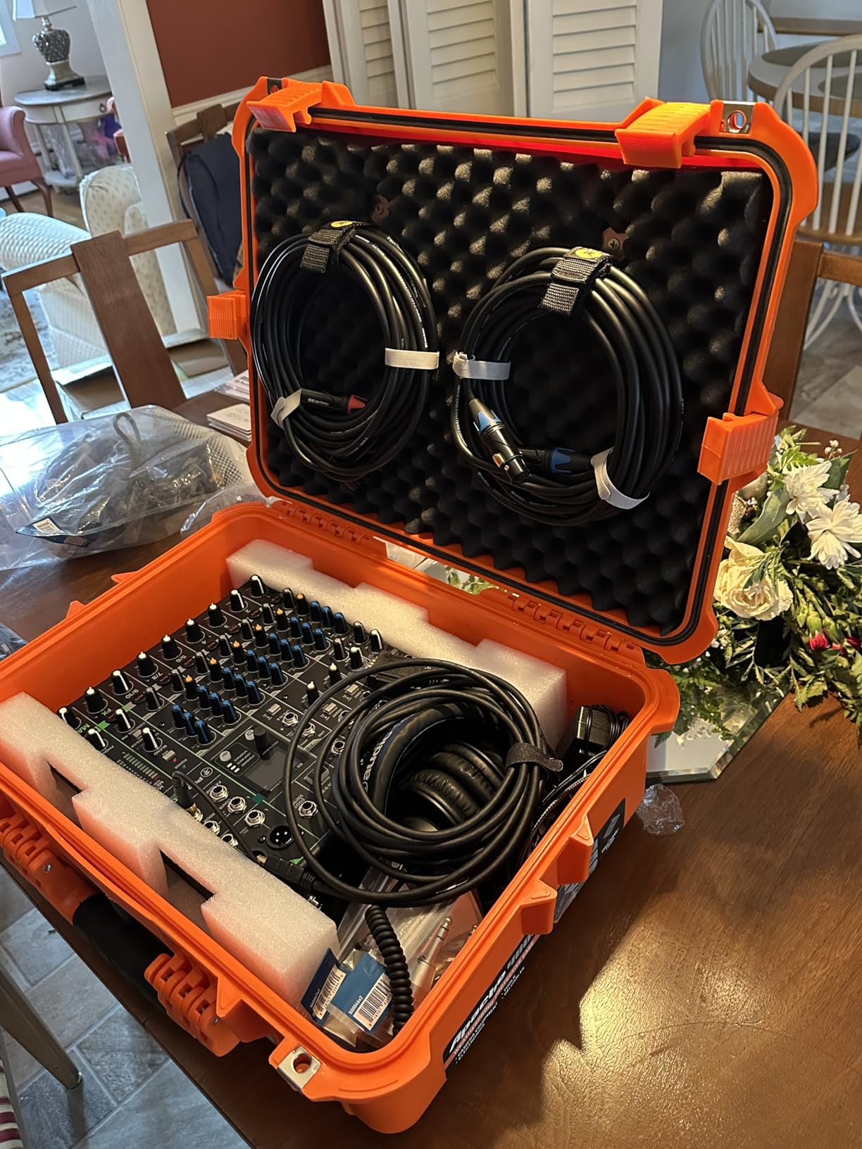 Mackie ProFX10v3+ 10-Channel Professional Analog Mixer with USB customer photo 1