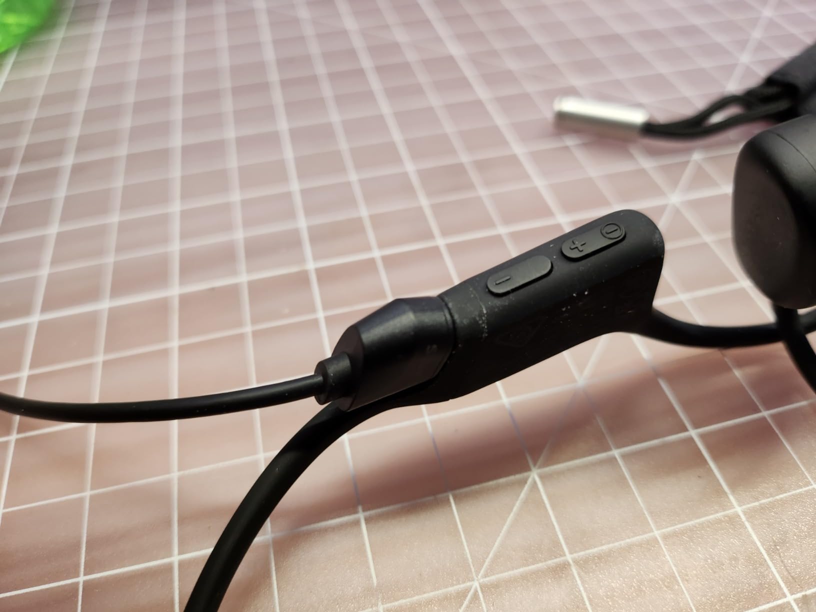 SUUNTO Sonic Open-Ear Bluetooth Bone Conduction Sports Headphone, Black - Wireless Headset, Enhanced Bass, 10H Playtime, Fast Charging, Built-in Dual Mics, IP55 Sweat&Water Resistant, Lightweight customer photo 1