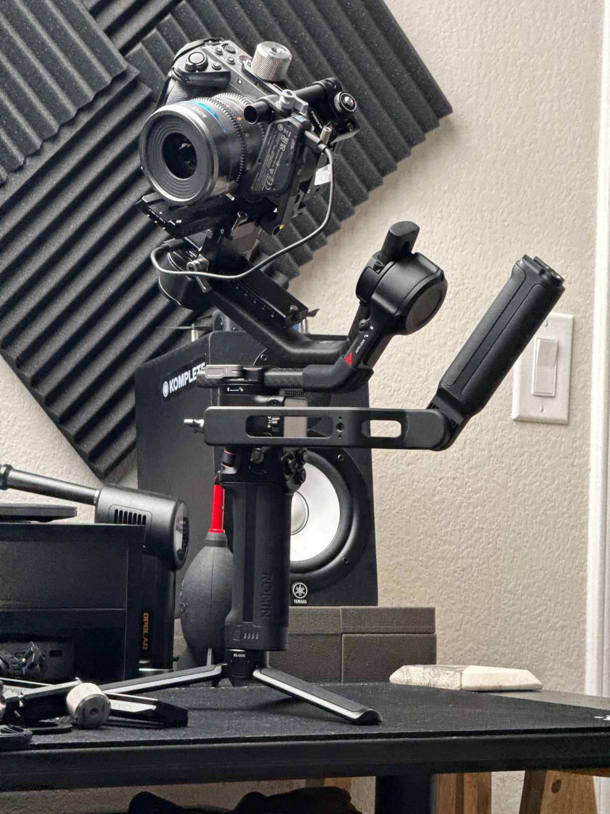 DJI RS 4 Pro Combo, Gimbal Stabilizer for DSLR & Cinema Cameras | With Ronin Image Transmitter & Focus Pro Motor, 4.5kg Payload, 2nd-Gen Native Vertical Shooting, Dual Focus & Zoom Motors customer photo 2
