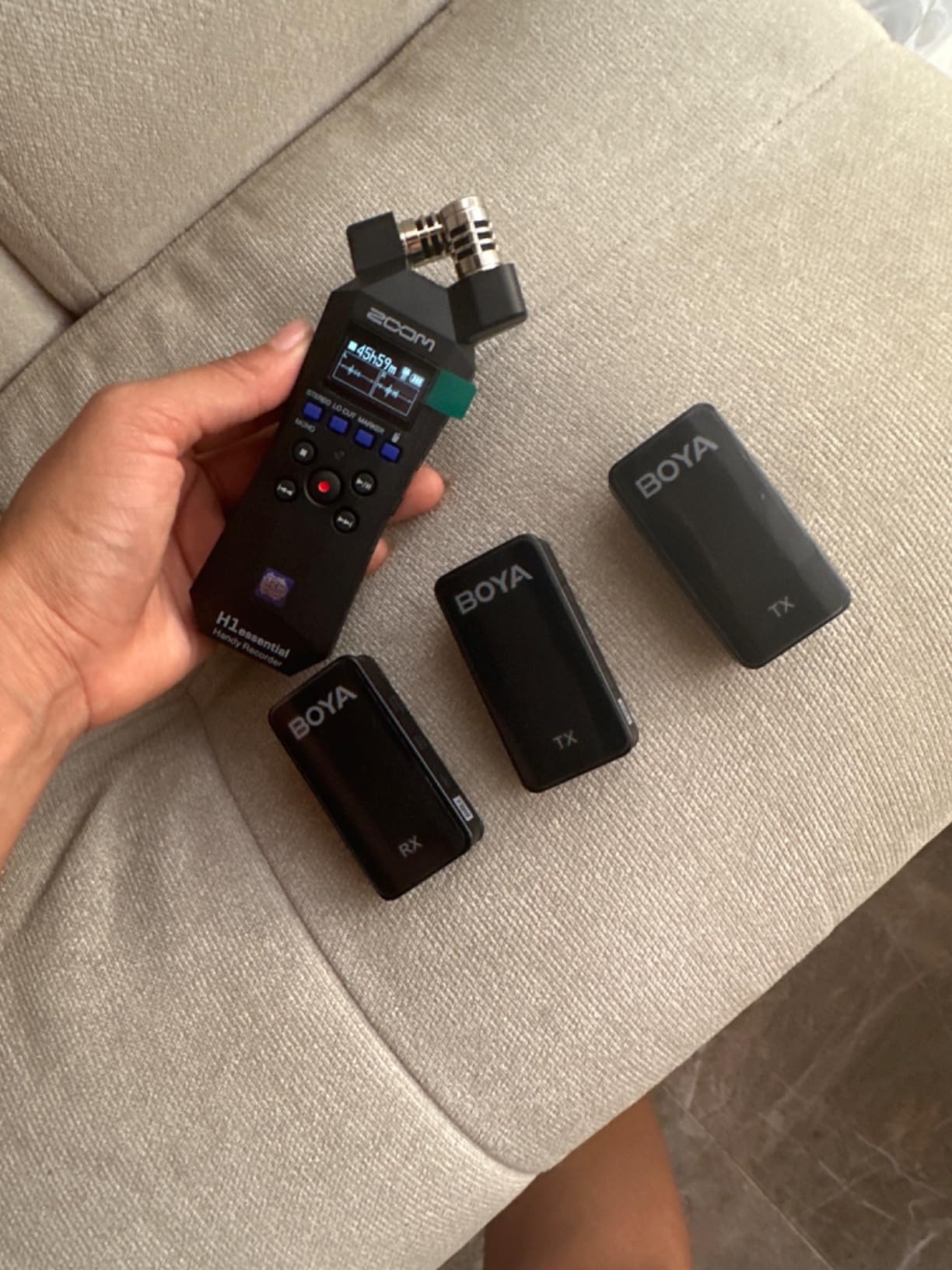 Zoom H1 Essential Recorder for Musicians, Podcasters & Content Creators | Clip-Free Audio with 32-Bit Float, X/Y Stereo Mics, USB Microphone Mode, 10-HR Battery, Accessibility Features customer photo 2