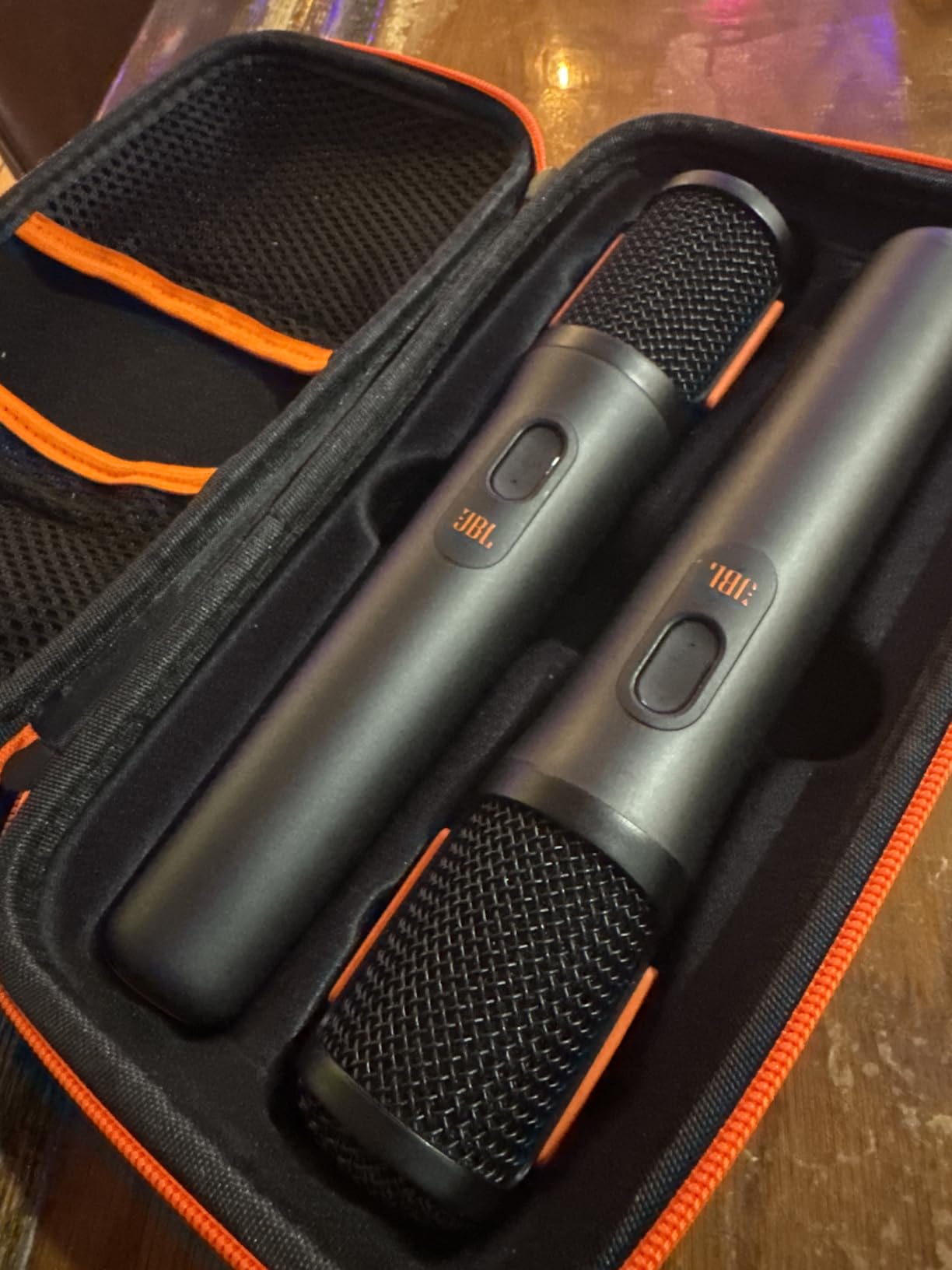 JBL PartyBox Wireless Mic - 2X Digital Wireless Microphones, Rechargeable Battery (20hrs - 700mAh), Clear Voice, Crisp Sound, Stable 2.4GHz Connection, Compatible with All PartyBox Speakers (Black) customer photo 2
