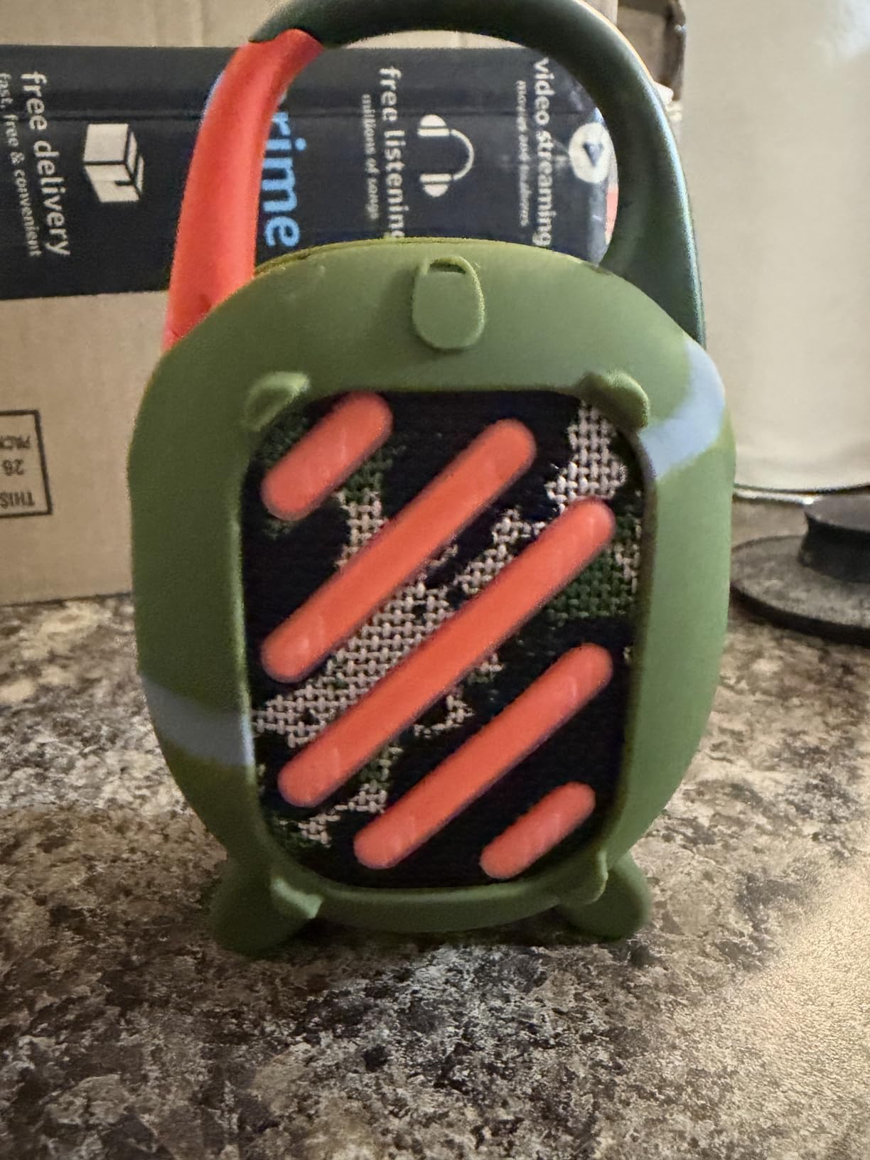 JBL Clip 5 - Ultra-Portable, Waterproof & Dustproof Bluetooth Speaker, Big JBL Pro Sound with Punchy bass, Integrated Carabiner, Up to 12 Hours of Play, Made in Part with Recycled Materials (Black) customer photo 1