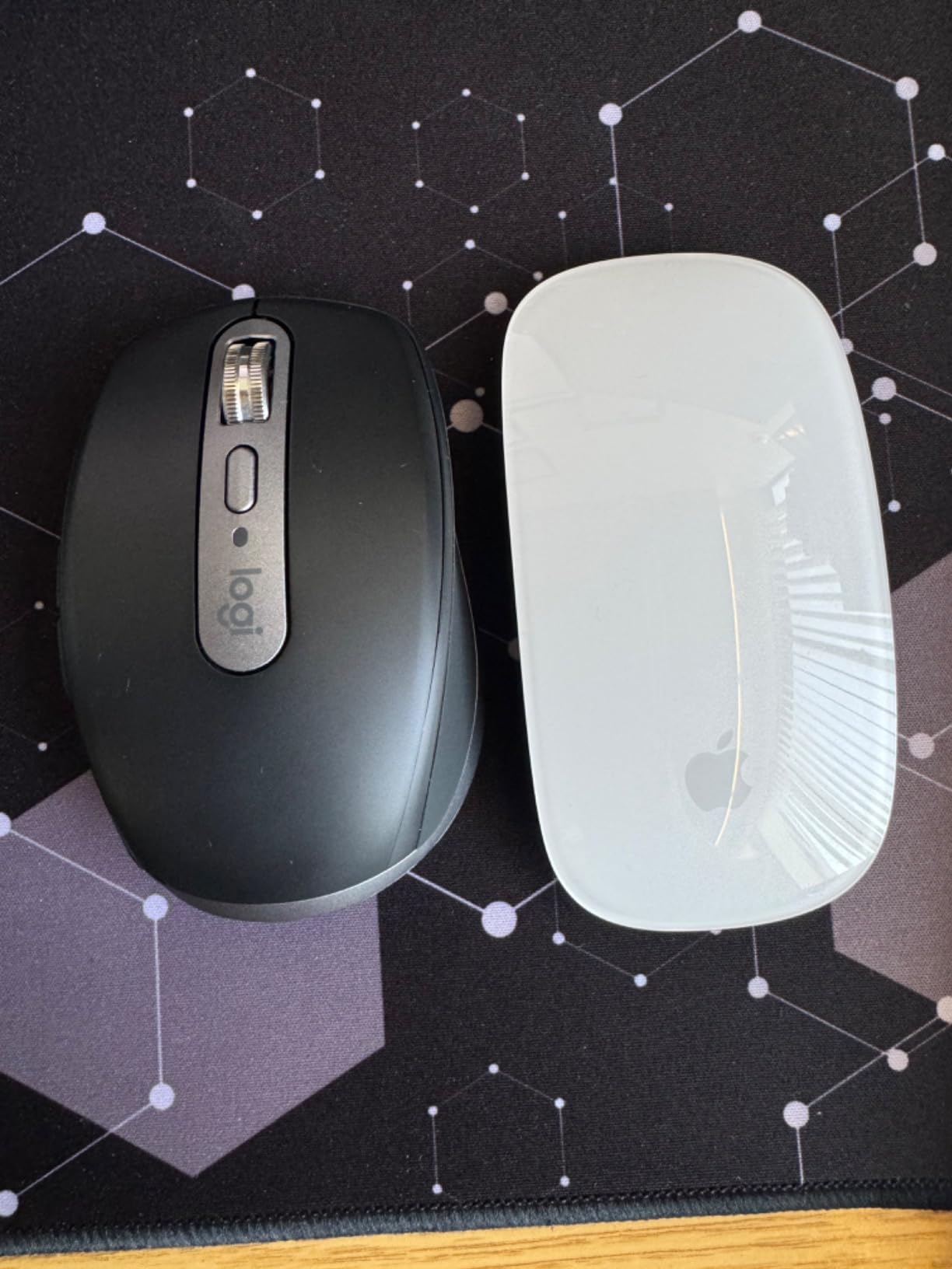 Logitech MX Anywhere 3S Mac Compact Wireless Mouse 8K DPI - Space Grey | Compact, Bluetooth, Any-surface tracking, Quiet clicks, USB C, iPad compatible customer photo 2