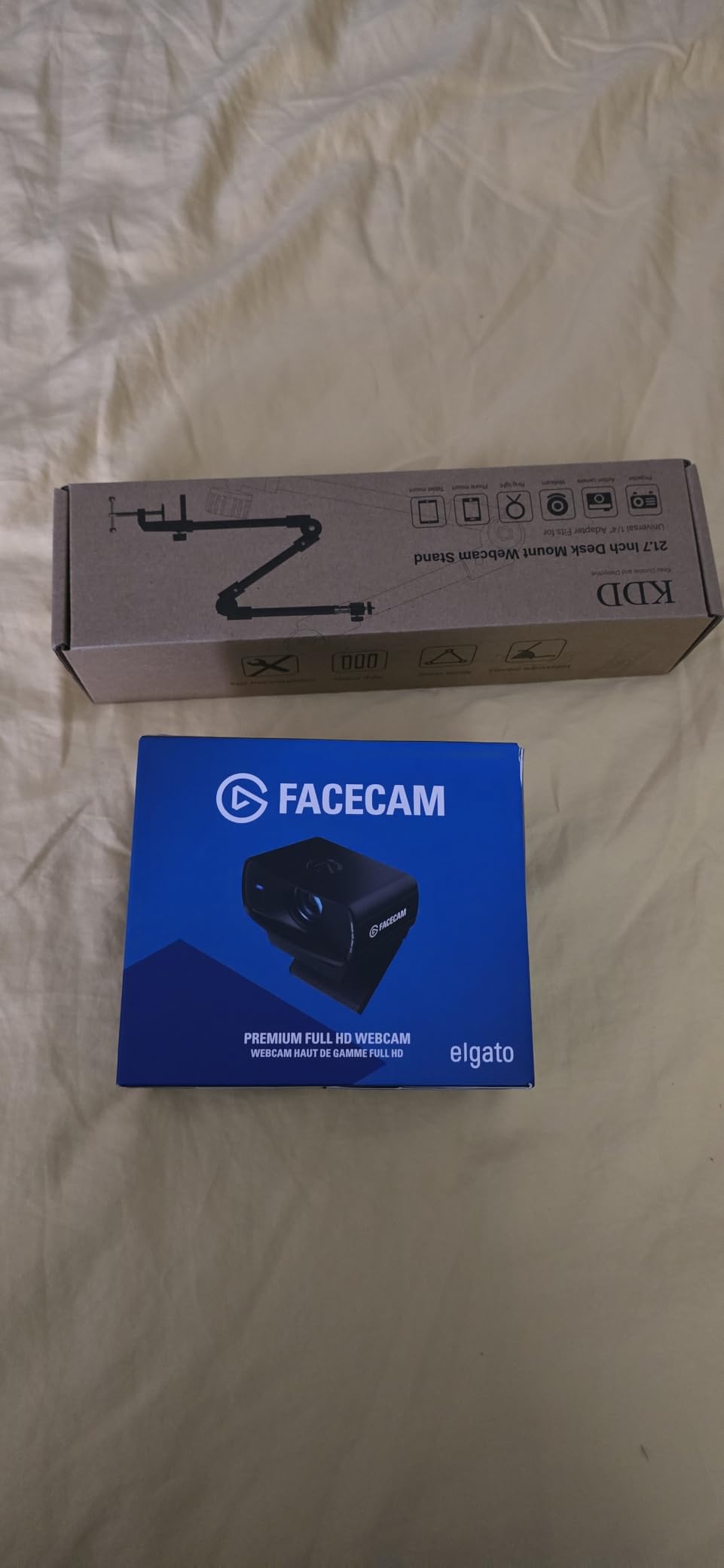 Elgato Facecam MK.2, Premium Full HD Webcam, HDR | Sony sensor, PTZ control, Uncompressed 1080p60 video, DSLR-style Controls, Easy-slide privacy shutter customer photo 2