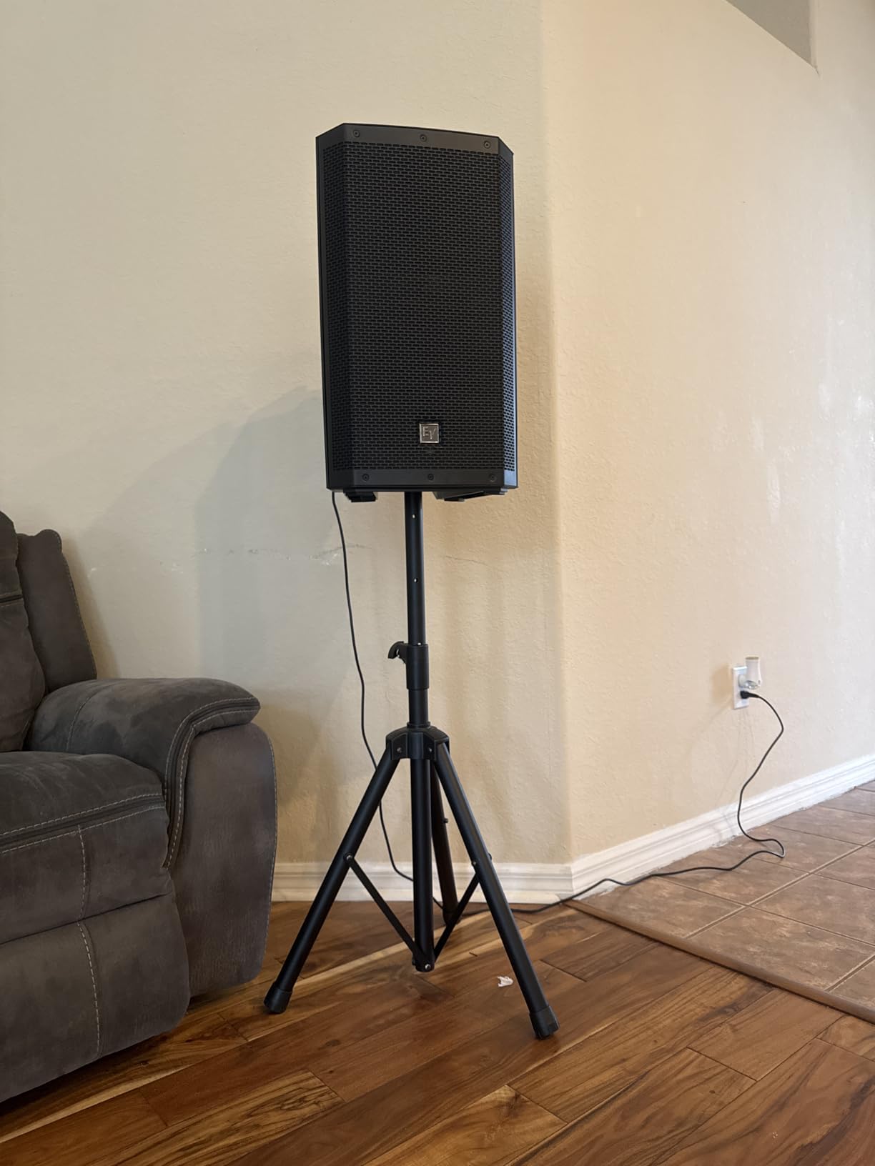 Electro-Voice ZLX-12P-G2 12in. 2-Way Powered Loudspeaker with Bluetooth, 1000W with 4-channel mixer customer photo 1