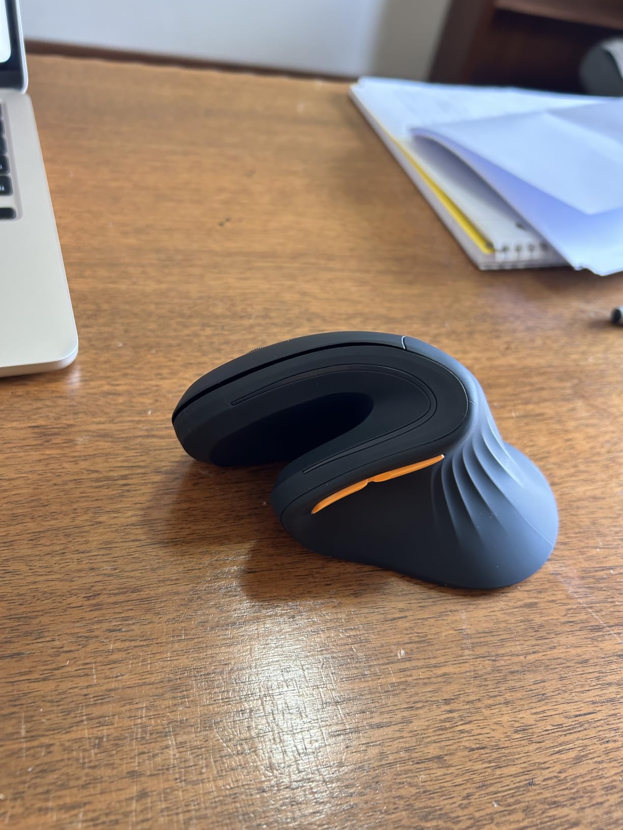 ProtoArc EM11 NL Wireless Ergonomic Vertical Mouse, Rechargeable, Black | 58° vertical design supports a natural wrist posture, connect 3 devices via Bluetooth/2.4G USB-A, 500mAh USB-C rechargeable. customer photo 2