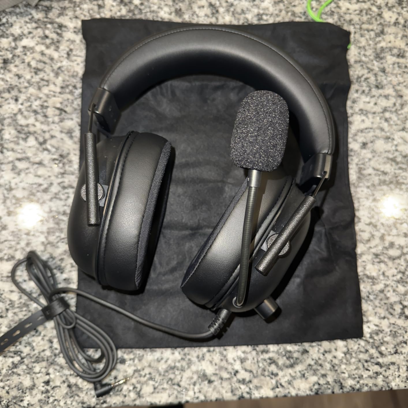 Razer BlackShark V2 X Xbox Gaming Headset, 3.5mm Audio Jack, Black | 50mm Drivers, Cardioid Mic, Lightweight, Comfortable Noise Isolating Earcups, for Xbox Series X, Series S, PS5, PC, Switch customer photo 1