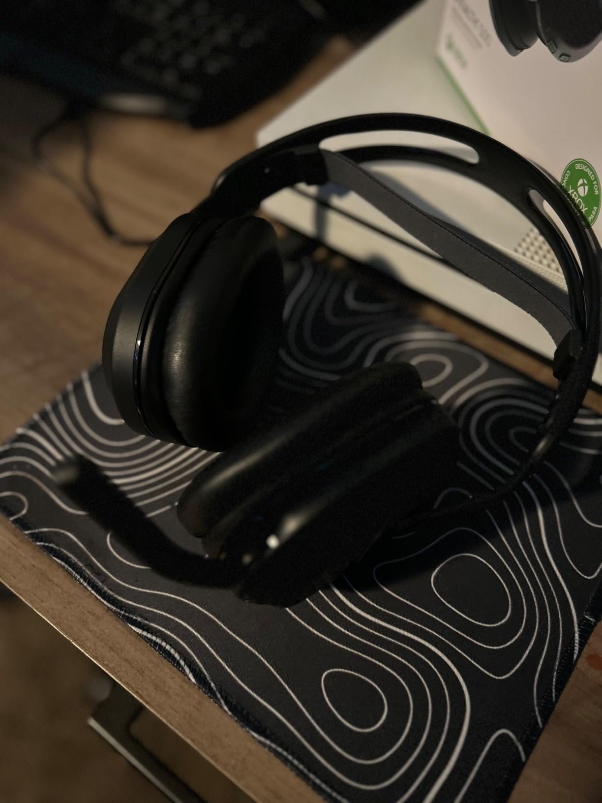 Turtle Beach Stealth 500 Wireless Multiplatform Gaming Headset for Xbox, PC | Xbox Series X|S, Xbox One, Bluetooth, 40mm Drivers, Rechargeable 40-Hr Battery, Flip-to-Mute Mic, Memory Foam Cushions, Black customer photo 1