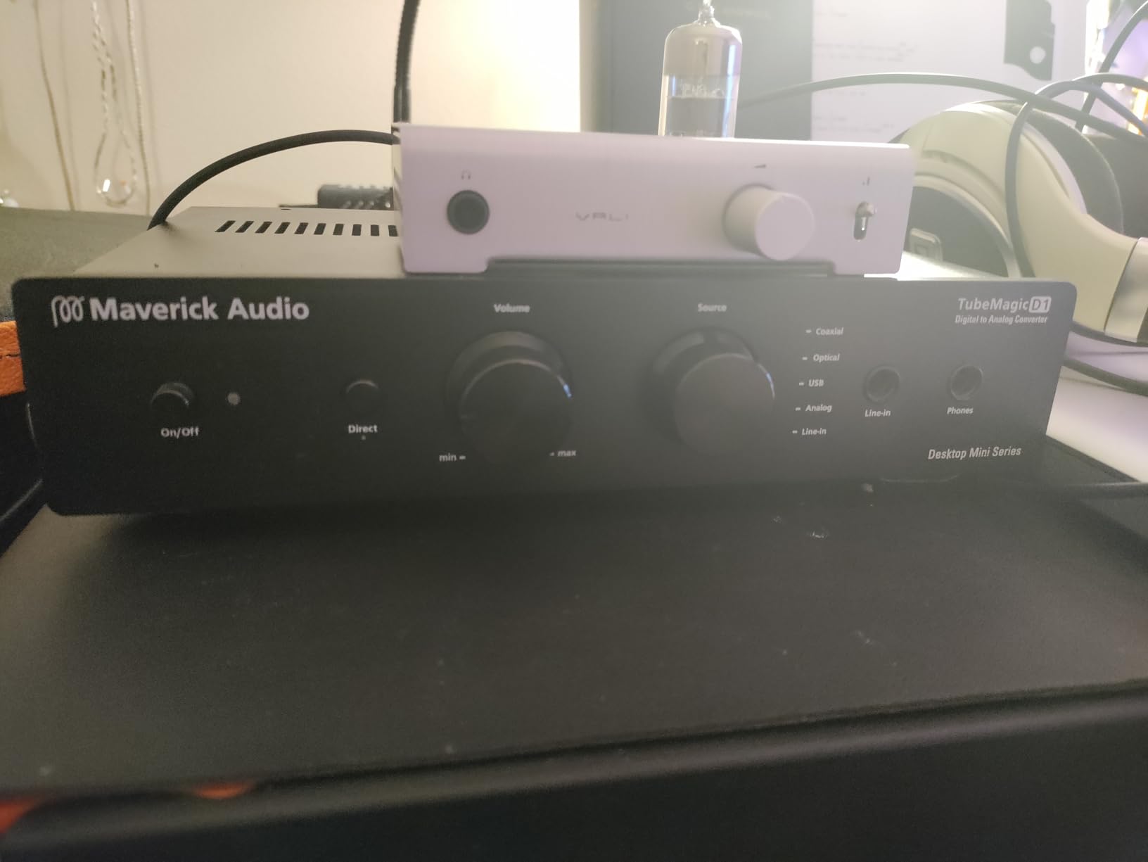 Schiit Vali 3 Beautiful Tube Hybrid Headphone Amp and Preamp - Black customer photo 1