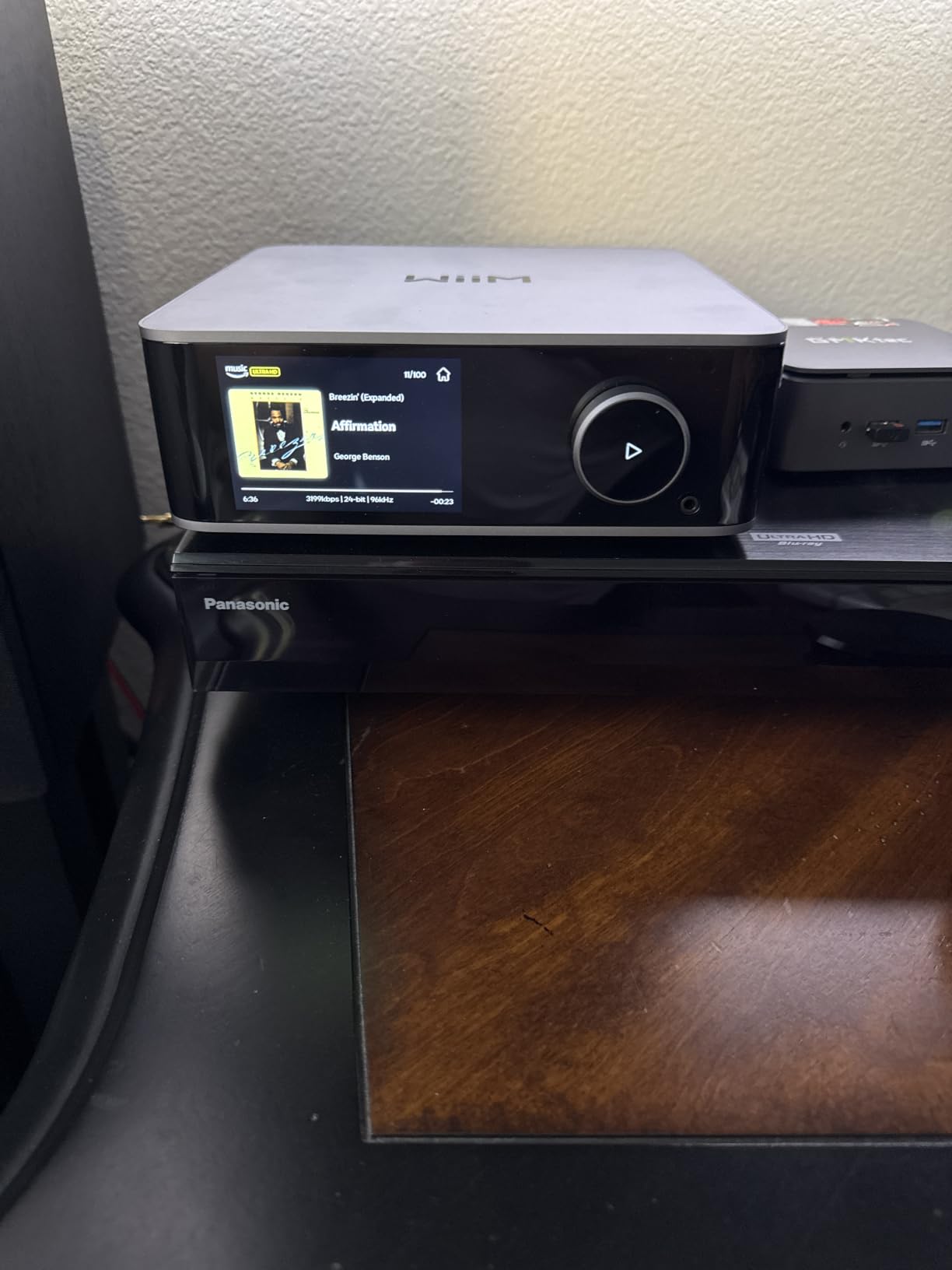 WiiM Ultra Hi-Res Music Streamer with Touchscreen & ESS DAC, Space Gray | Wi-Fi Streaming, RoomFit Correction, HDMI ARC, Phono Input & Multi-Room Audio customer photo 1
