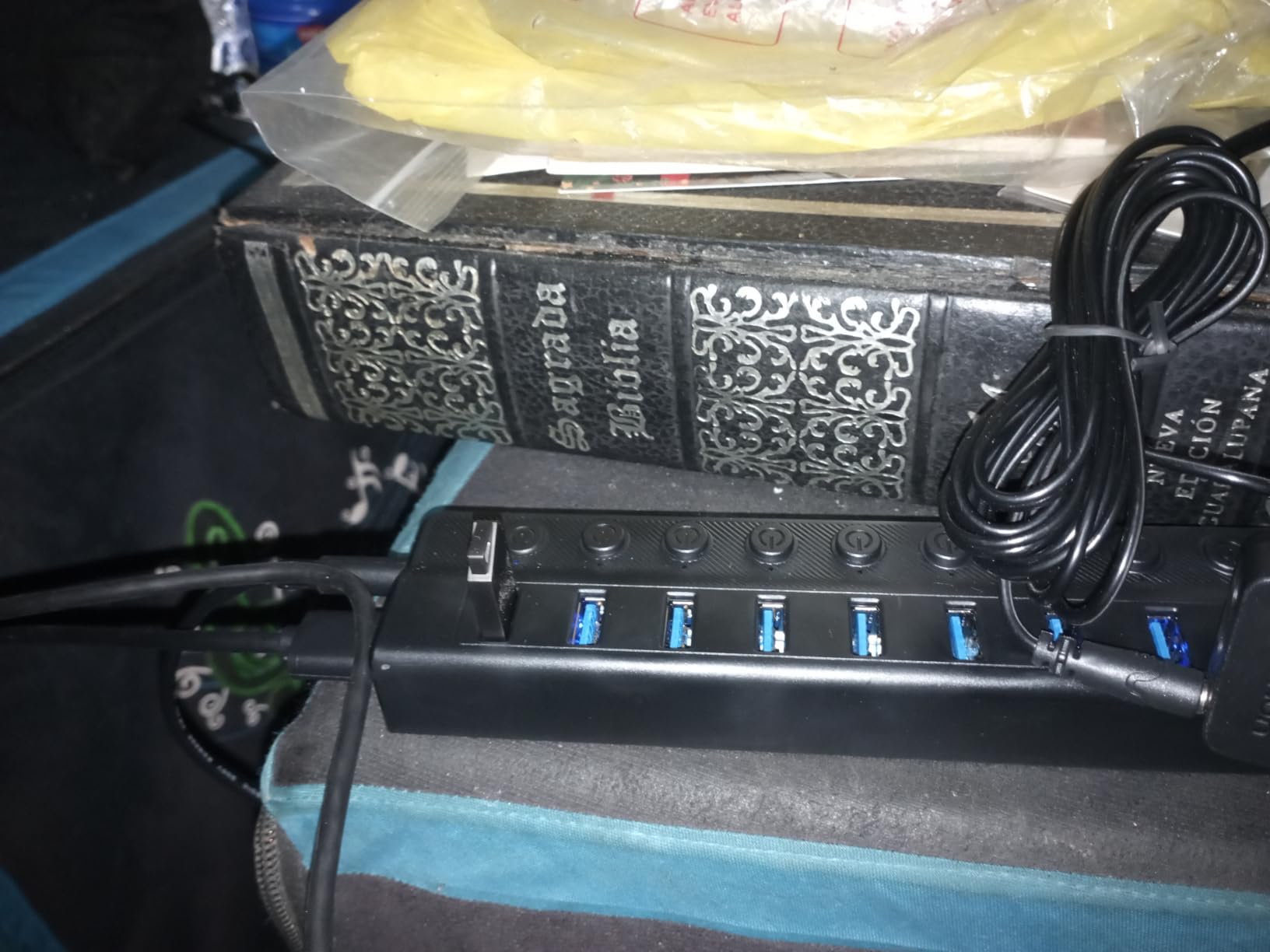 ONFINIO Powered USB Hub 3.0, 10-Port USB Splitter Hub with Individual On/Off Switches and 12V/2A Power Adapter customer photo 2