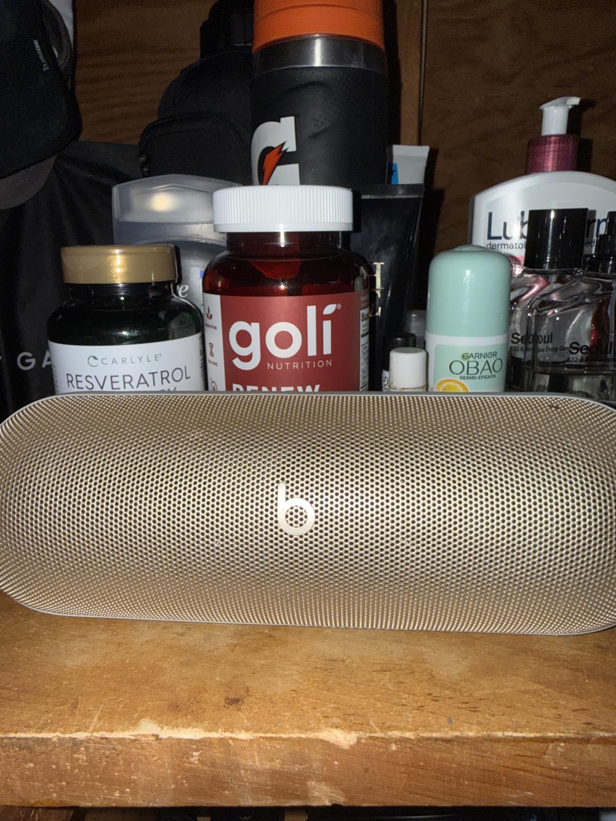 Beats Pill - Portable Bluetooth Speaker- Up to 24H Battery Life, Water Resistant, Bluetooth, Apple & Android Compatible, Seriously Loud Sound for Home, Outdoor and Travel- Champagne Gold customer photo 2