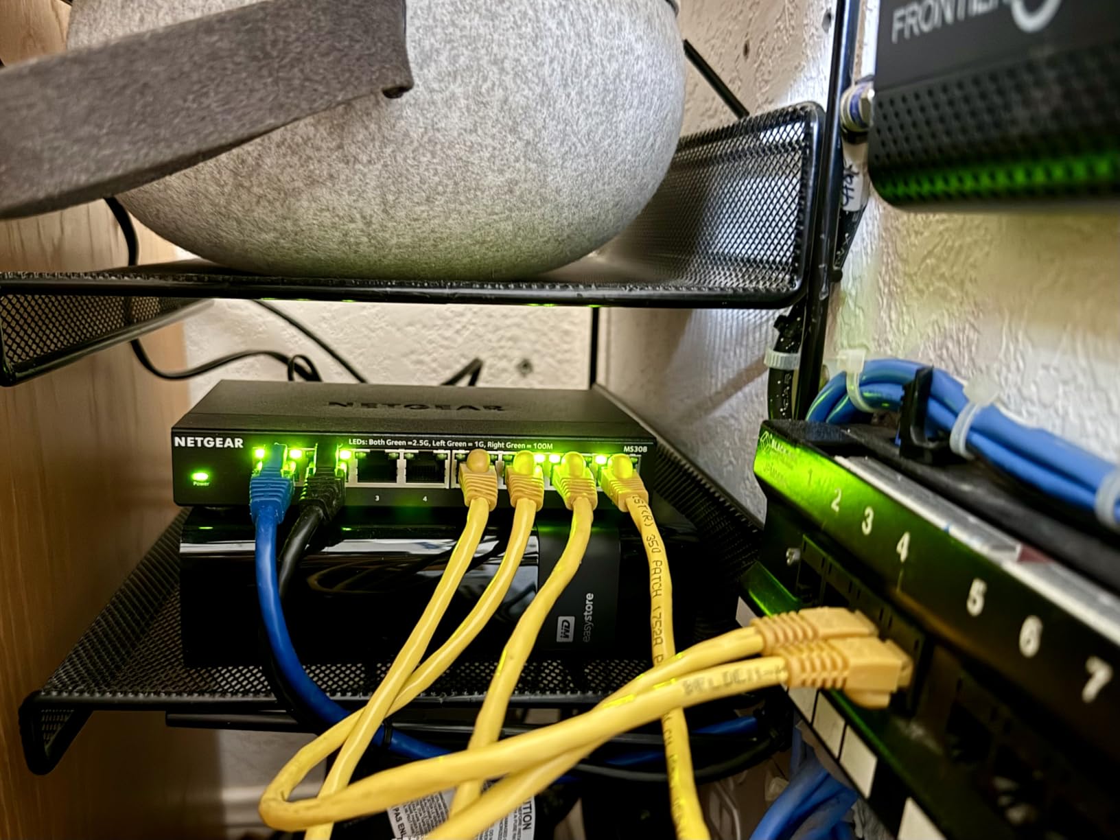 NETGEAR 8-Port 2.5G Multi-Gigabit Ethernet Unmanaged Network Switch (MS308) | With 8 x 2.5Gbps Ports, Desktop or Wall Mount, Metal Case customer photo 2