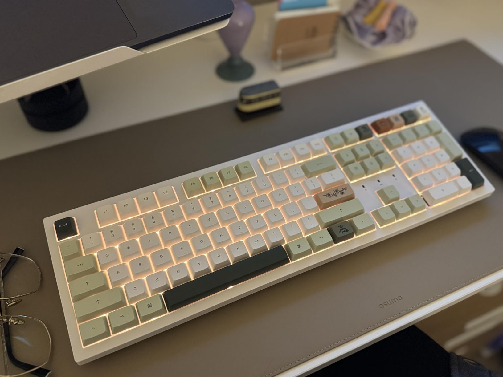 Keychron K10 Max QMK Wireless Custom Mechanical Full-Size Keyboard | 2.4 GHz Wireless & Bluetooth with Hot-swappable Apex Banana Switch Compatible with Mac Windows Linux - Black customer photo 2