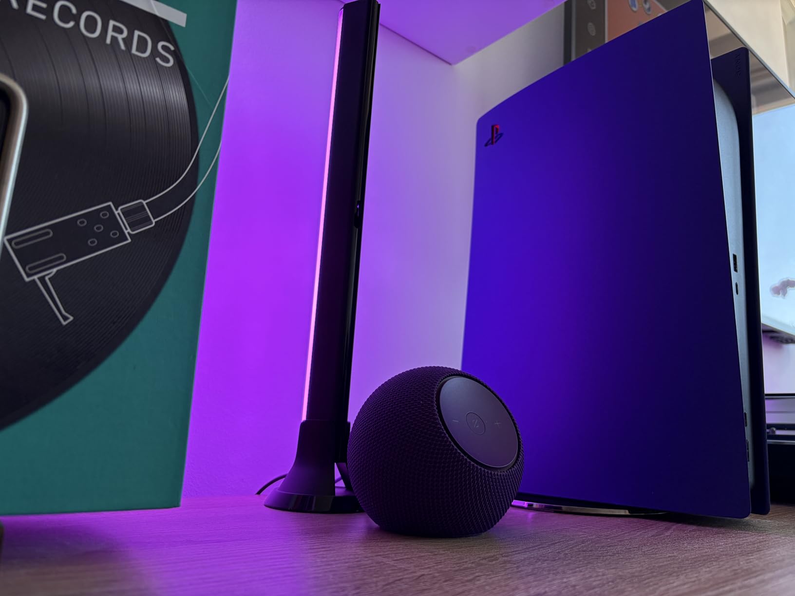 Amazon Echo Dot Max (newest model), Alexa speaker with room-filling sound and nearly 3x bass, Great for living rooms and medium-sized spaces, Designed for Alexa+, Graphite customer photo 2