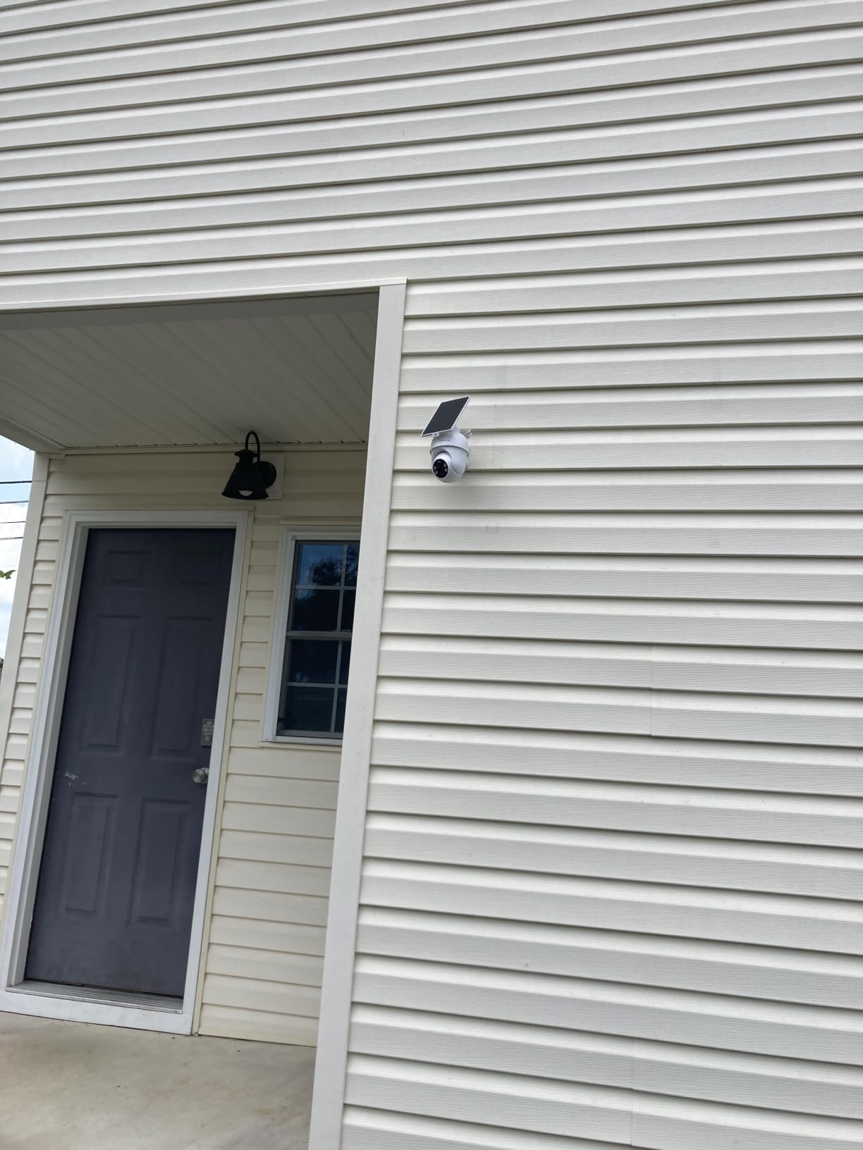 ANSQUE Home Security Cameras Wireless Outdoor, Solar Powered, 4-Cam System | No Subscription Fees, 32GB Local Storage, 360 PTZ Coverage, 365-Day Battery Life, Auto Human Tracking, 2K Color Night Vision customer photo 1