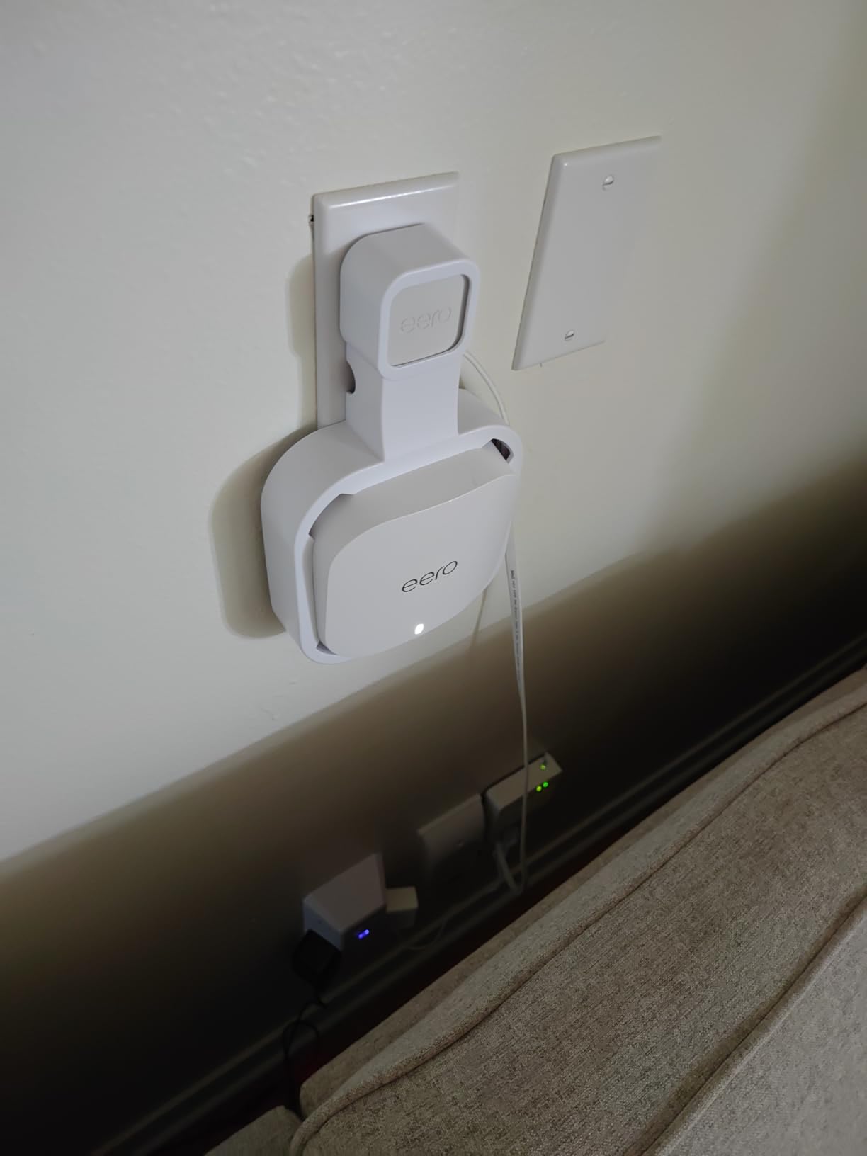 Amazon eero 7 Dual-Band Mesh Wi-Fi 7 Router (3-Pack) customer photo 1