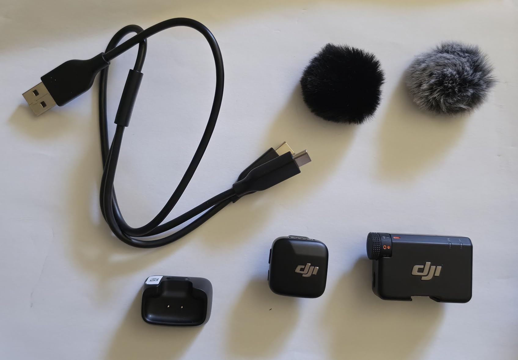 DJI Mic Mini (1 TX + 1 RX), Ultralight, Detail-Rich Audio | Noise Cancelling, Automatic Limiting, Wireless Microphone for Camera/iPhone/Android, Vlog, Streaming, 400m Transmission customer photo 2