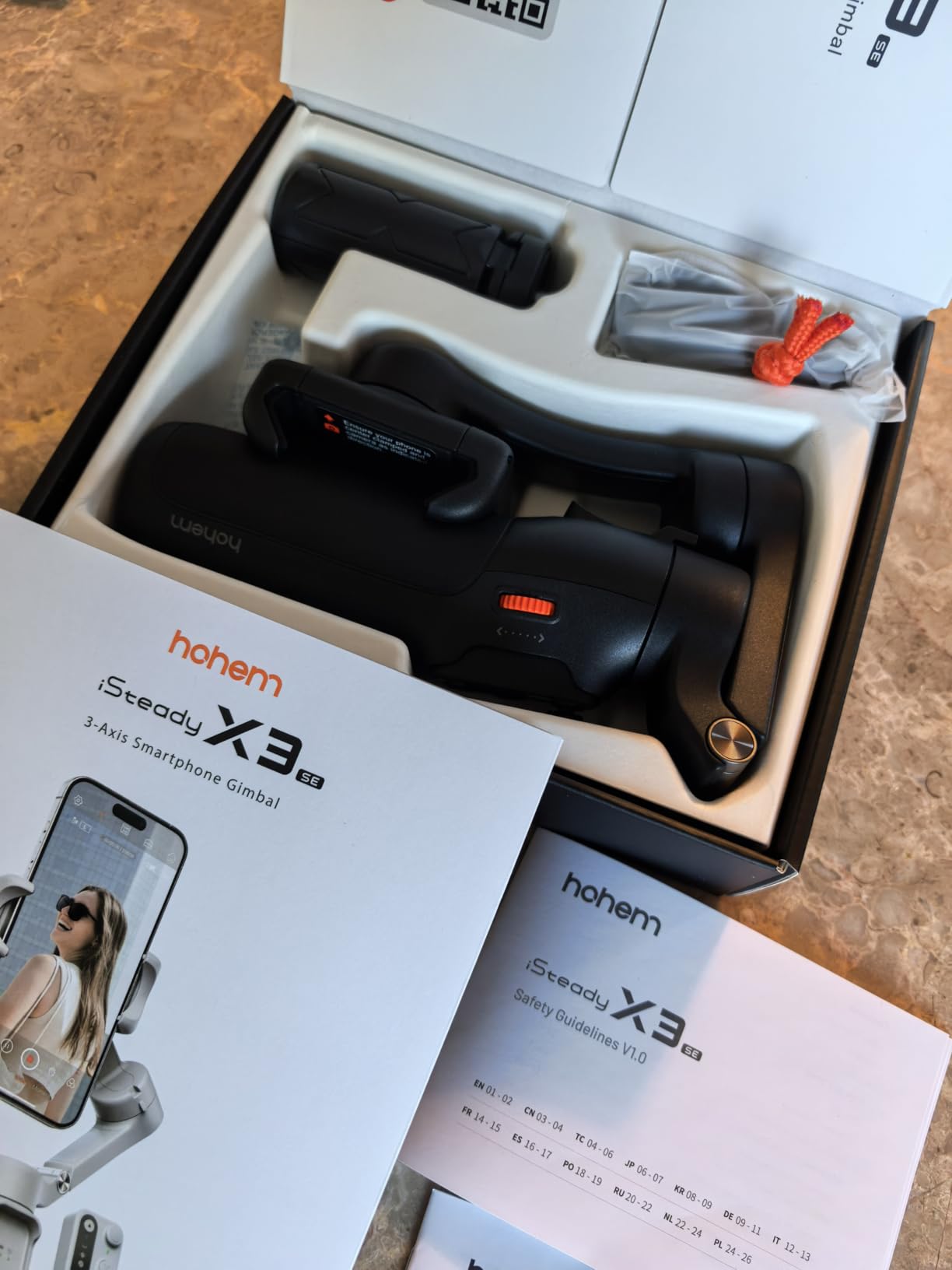 hohem iSteady X3 SE 3-Axis Gimbal Stabilizer for iPhone & Android, Black | Detachable Remote, iSteady 8.0, Foldable 0.79lb Design, Hohem Joy App, 11H Battery, 0.66lb Payload for Vlogs customer photo 2