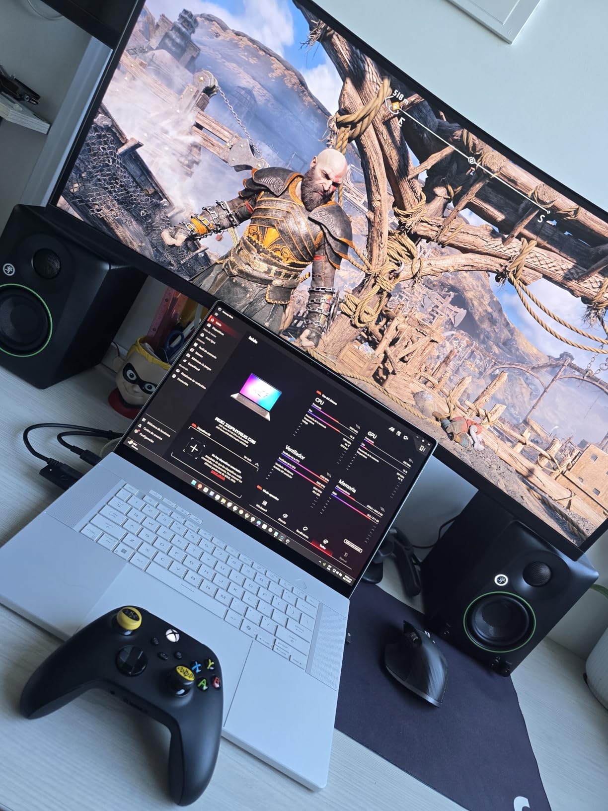 Mackie CR3.5 3.5 inch Creative Reference Powered Studio Monitors with Tone Knob and Location Switch, Active Speakers for Music Production, Desktop Computer, Gaming, HiFi Listening customer photo 2