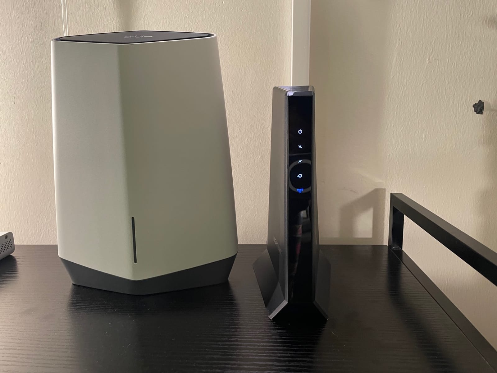 NETGEAR Nighthawk DOCSIS 3.1 Mid/High-Split Modem (CM3000-1AZNAS) - Plans up to 2.5Gbps customer photo 2
