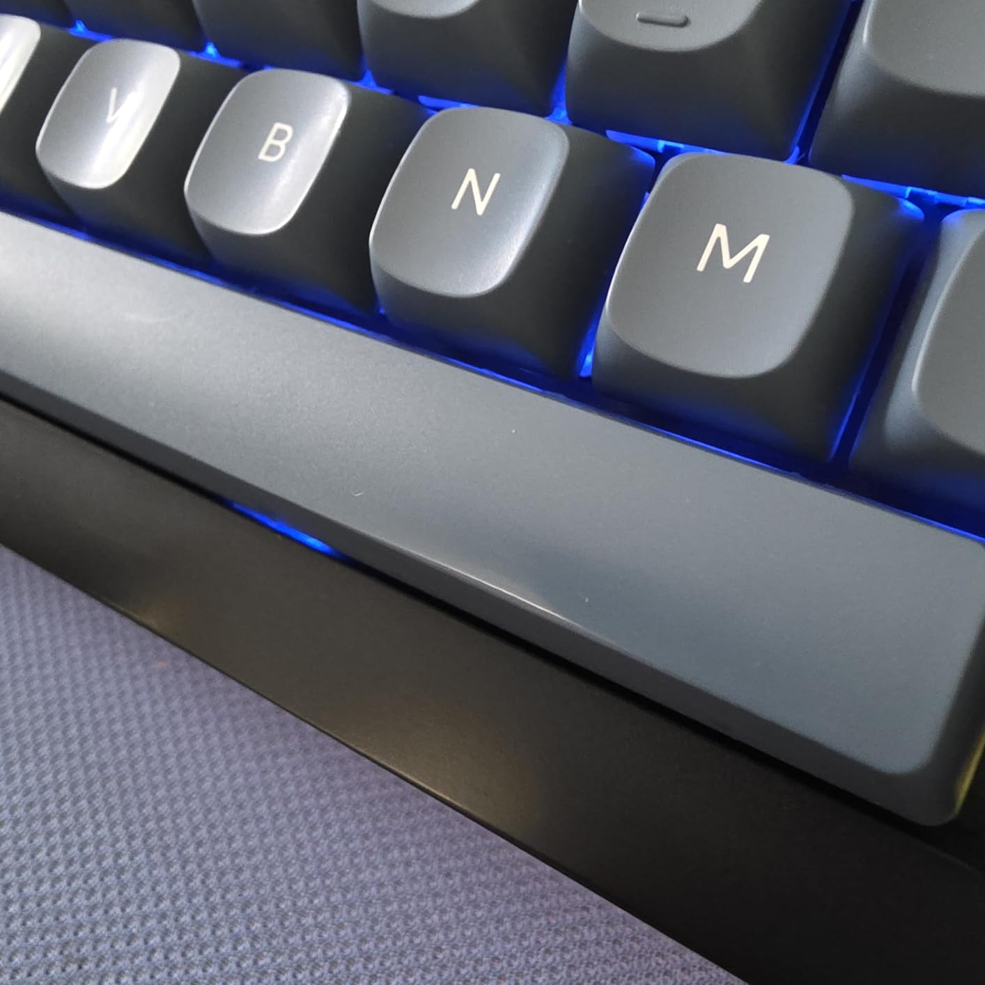 Keychron V6 Max Wireless QMK Mechanical Keyboard 2.4 GHz & Bluetooth | Full-Size Layout Custom with Hot-swappable Silent Red RGB Backlight Compatible with Mac Windows Linux - Black customer photo 1