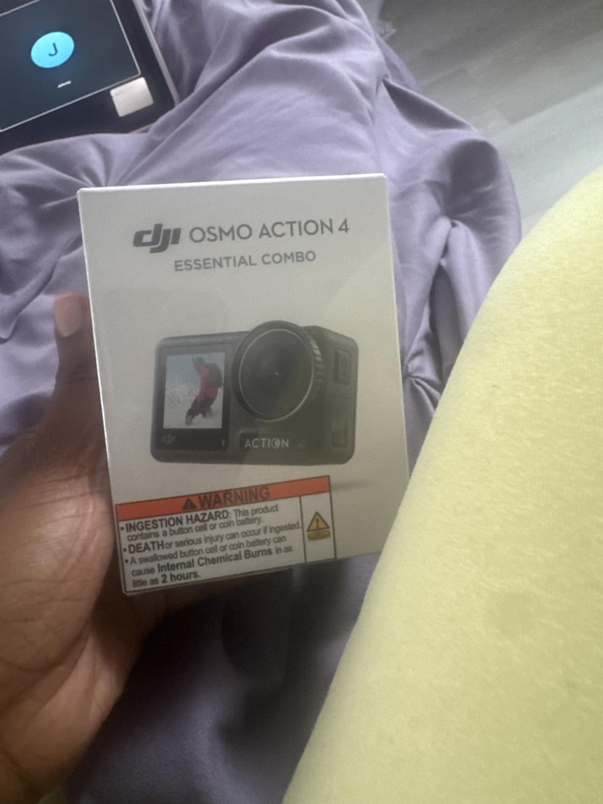 DJI Osmo Action 4 Essential Combo, Waterproof Action Camera Vlogging Camera | 1/1.3