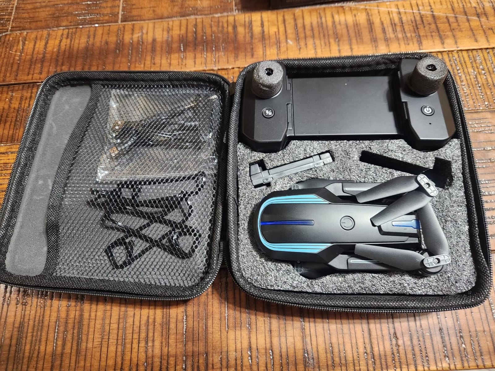 Drone with Camera for Adults Beginners Kids, Fun 1080P Foldable Mini Drone for Exciting Indoor Outdoor Play, RC Quadcopter with 2 Batteries, One Key Start, Easy to Fly, Altitude Hold, 3D Flips customer photo 1