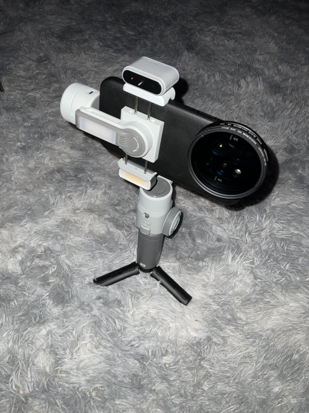 ZHIYUN CINEPEER Smooth 5E Combo Gimbal Stabilizer for iPhone, Android | Built-in Fill Light, Tripod, 3-Axis 300g Payload Phone Gimbal, Gesture Control, Vlogging Stabilizer for YouTube, TikTok customer photo 1