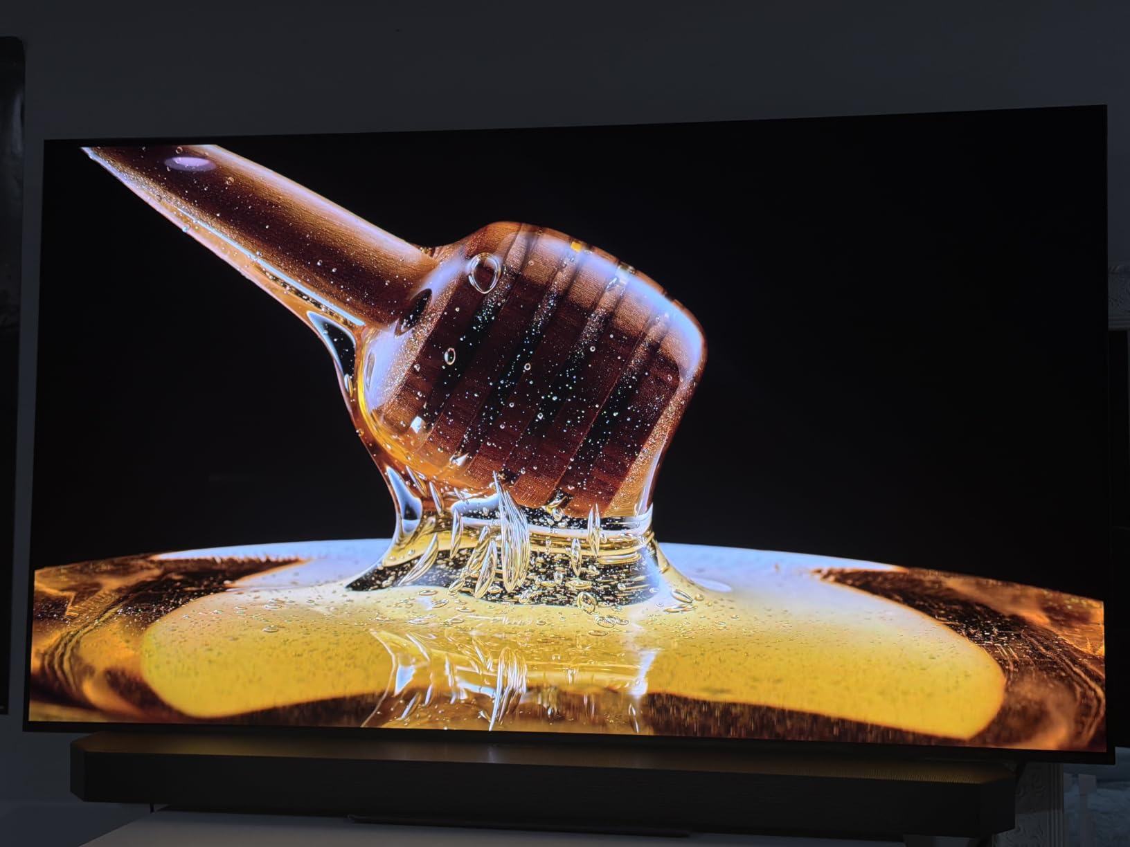 Samsung 65-Inch Class OLED S90F 4K Smart TV (2025 Model) NQ4 AI Gen3 Processor Upscaling Pro HDR+, Motion Xcelerator 144Hz, Vision Alexa Built-in customer photo 2