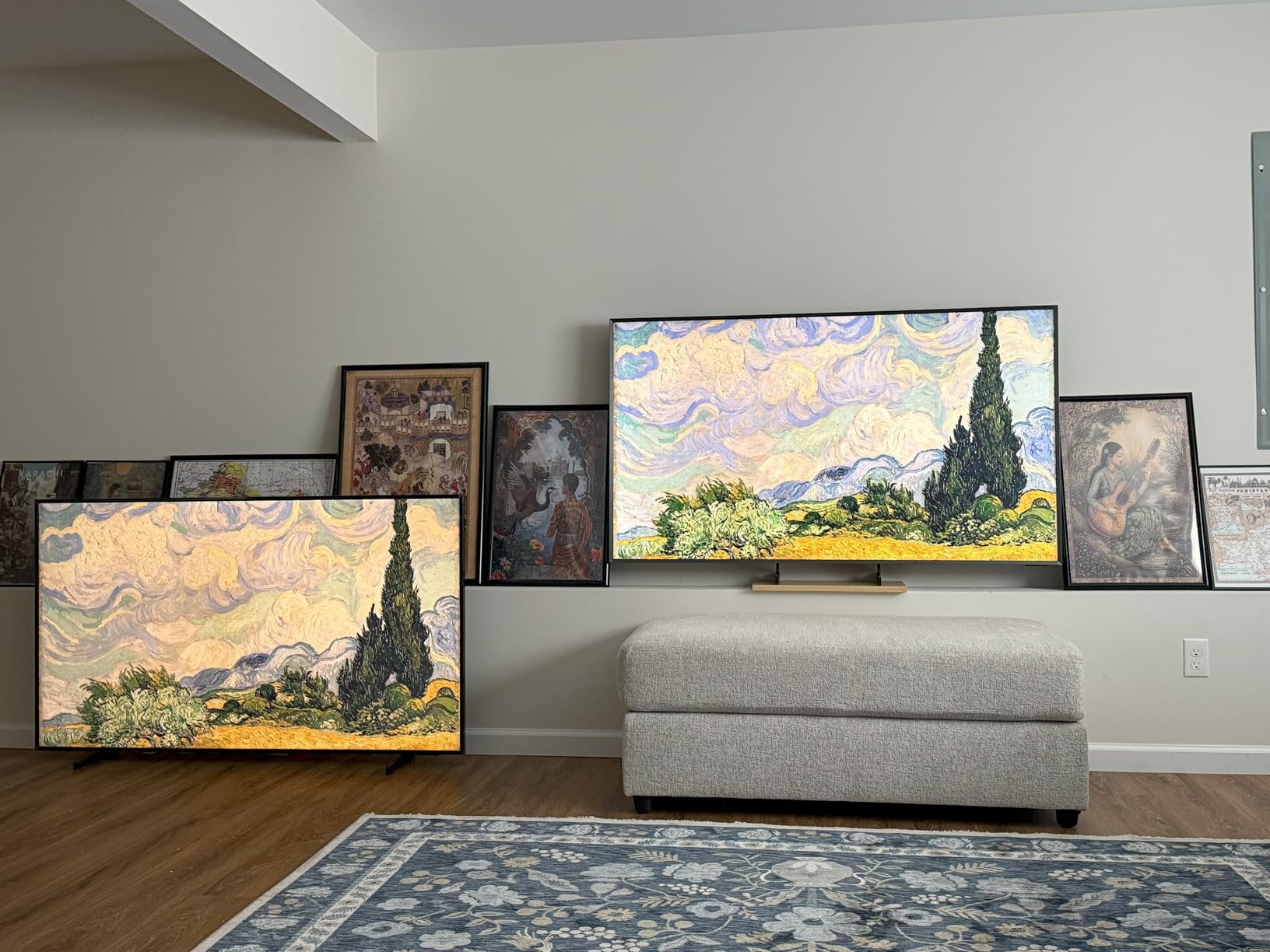 Samsung 65-Inch Class Neo QLED 8K QN900F Series, Vision AI, Mini LED Smart TV (2025 Model, 65QN900F) Neo Quantum HDR 8K Pro, Object Tracking Sound + w/Dolby Atmos, Glare Free, Alexa Built-in customer photo 2