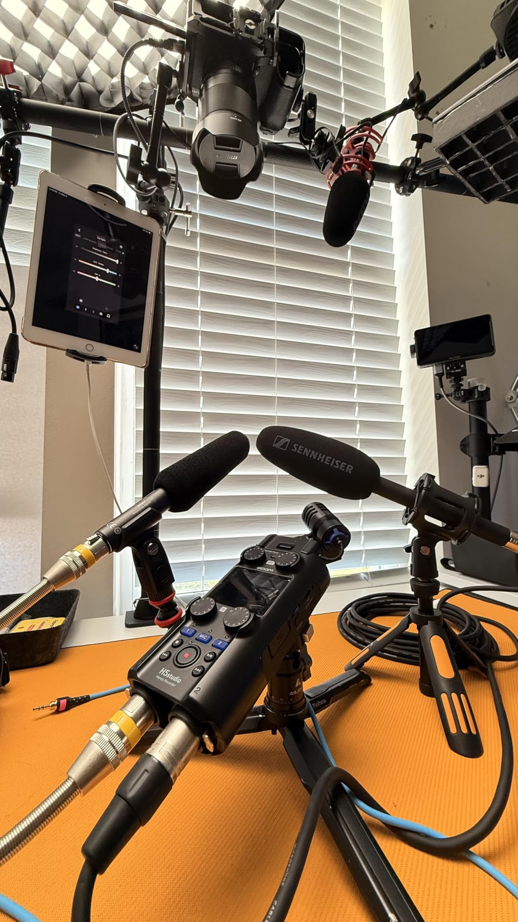 Zoom H5 Studio Handy Recorder for Filmmakers & Musicians | Clip-Free Audio with 32-Bit Float, 6 Tracks, F-Series Preamps, Large Stereo Mics, 2 XLR/TRS Inputs, USB Audio Interface customer photo 1