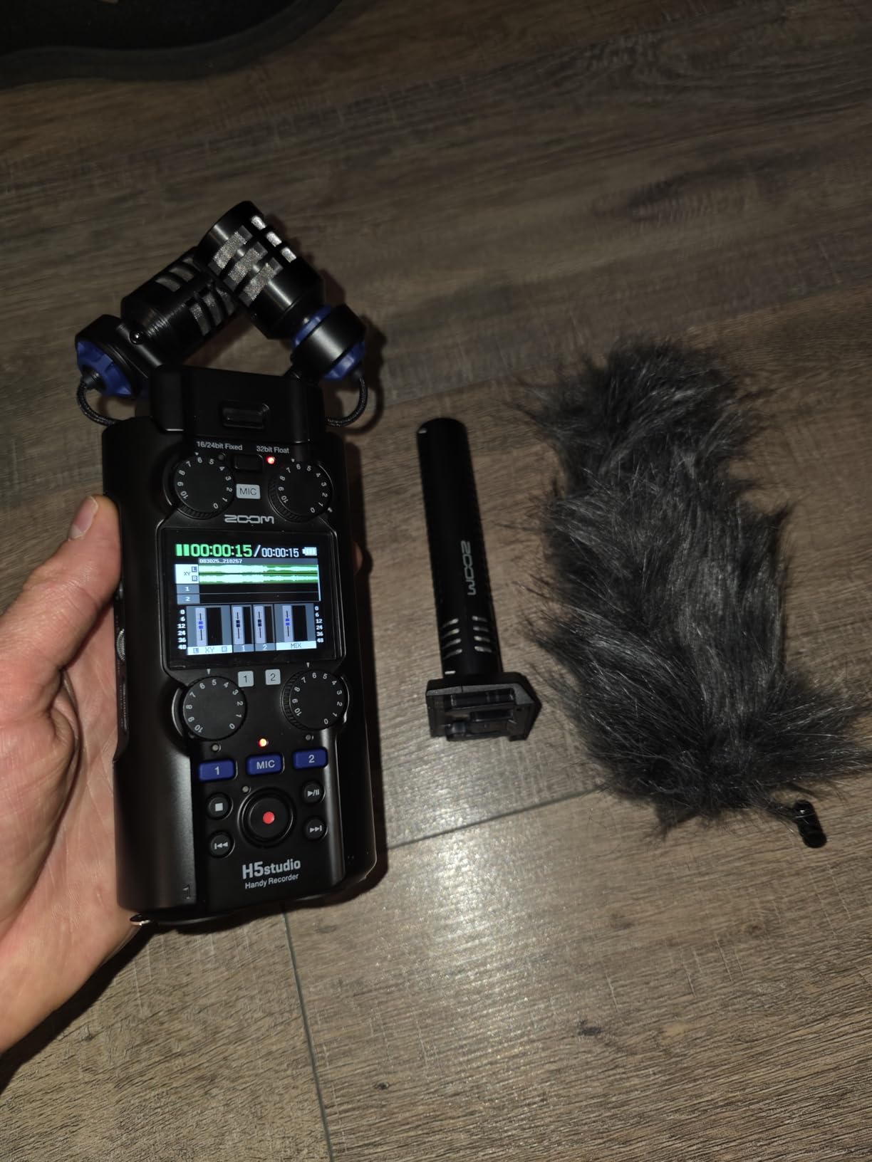 Zoom H5 Studio Handy Recorder for Filmmakers & Musicians | Clip-Free Audio with 32-Bit Float, 6 Tracks, F-Series Preamps, Large Stereo Mics, 2 XLR/TRS Inputs, USB Audio Interface customer photo 2