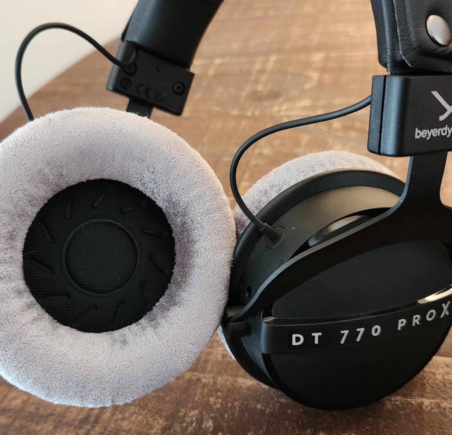 beyerdynamic DT 770 Pro X Wired Over-Ear Headphones, 48 Ohm, Closed-Back Professional Recording Studio Monitor. Recording, Monitoring, Sound Isolation, Handmade in Germany. Black customer photo 2