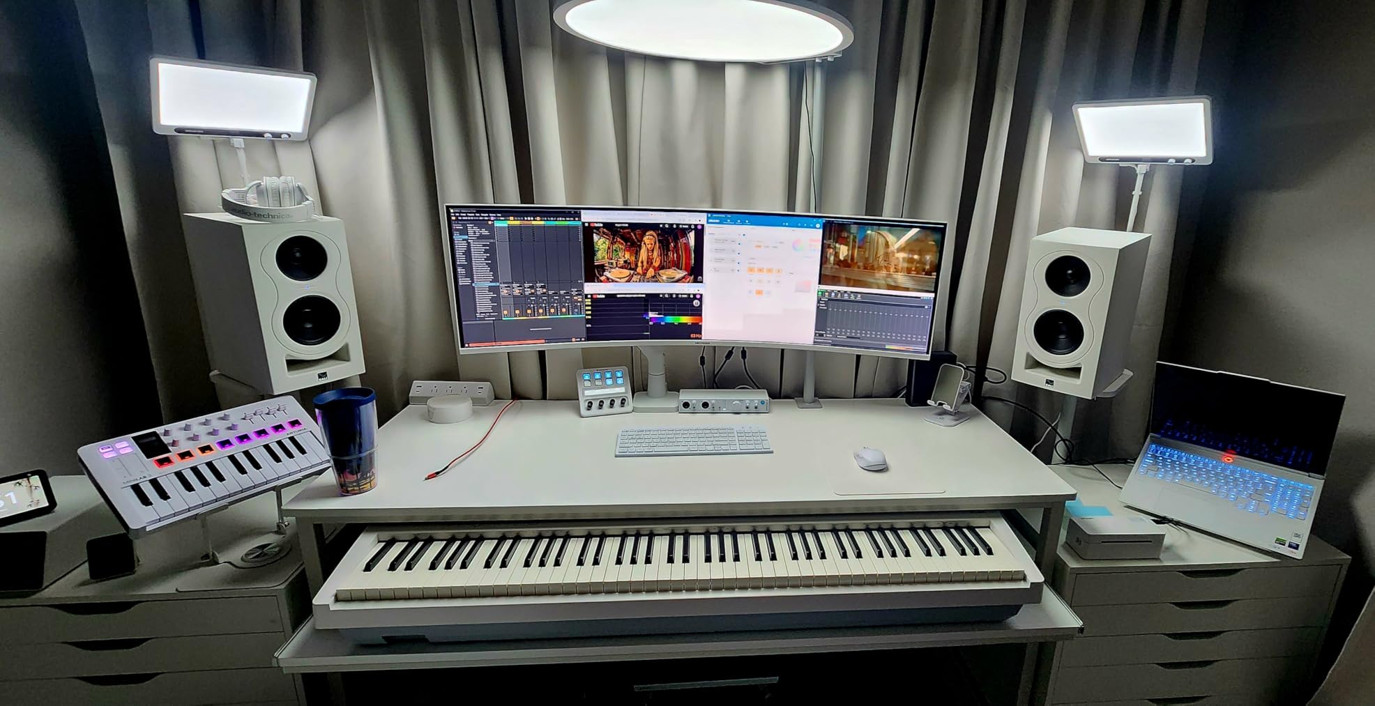 TS5 Plus - Thunderbolt 5 Dock - 20 Port, 10Gb Ethernet, TBT-5 x 3 | 140W dedicated host Charging, USB 10Gb/s x10, Dual USB Controllers, Up to Two 8K 60Hz Displays, 1.0m Braided Cable, 330W PSU customer photo 1