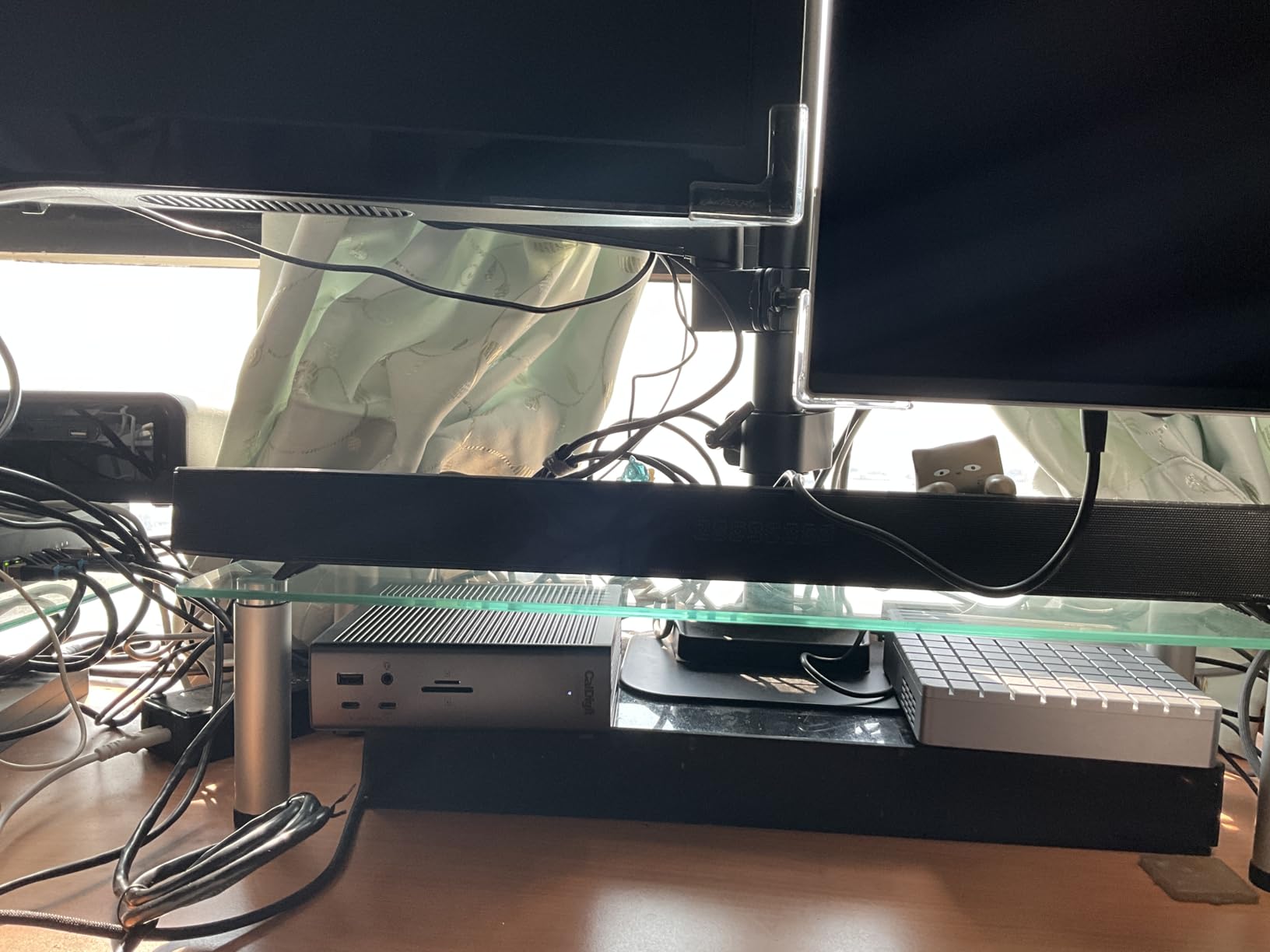 TS5 Plus - Thunderbolt 5 Dock - 20 Port, 10Gb Ethernet, TBT-5 x 3 | 140W dedicated host Charging, USB 10Gb/s x10, Dual USB Controllers, Up to Two 8K 60Hz Displays, 1.0m Braided Cable, 330W PSU customer photo 2