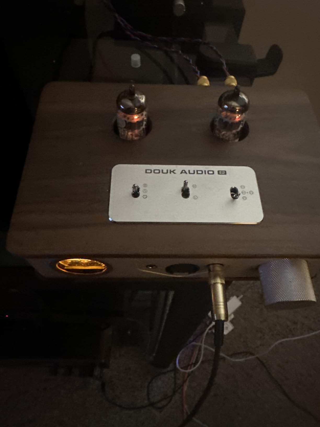 Douk Audio Tube Headphone Amp: for XLR, 4.4mm, 6.35mm HiFi Headphones, Stereo Preamplifier for Amplifiers, Speakers, Home Desktop Audio System, with VU Meter & German Valvo Vacuum Tubes (E2) customer photo 1