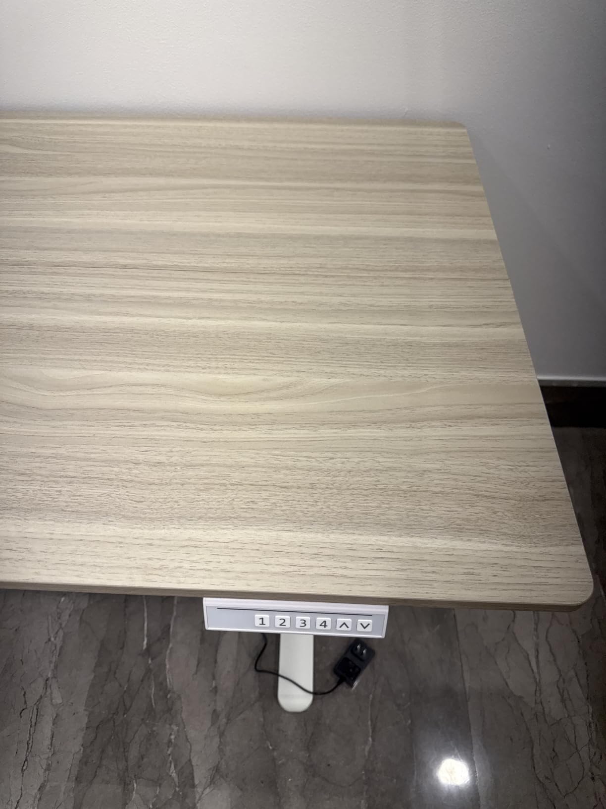 HUANUO 32x19 Inch Small Electric Standing Desk, Adjustable, Light Walnut | 176 Lbs Capacity, Rounded Corners, Wheel-Ready Feet, Compact Desktop, Apartment Workspace, 28.3-46.5 Inch Height Range customer photo 2