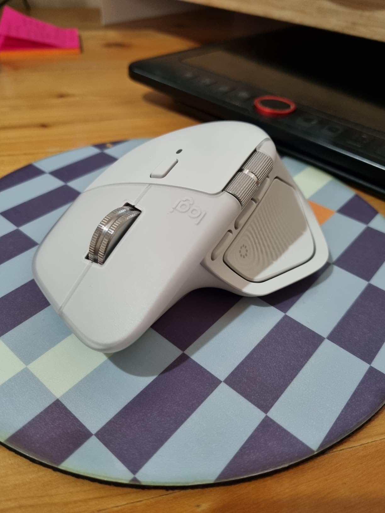 Logitech MX Master 4 Ergonomic Wireless Mouse with Haptics - Graphite | Advanced performance haptic feedback, Ultra-Fast Scrolling, 8K DPI Any-surface, Quiet Clicks, Wireless, USB-C, Windows/MacOS customer photo 1