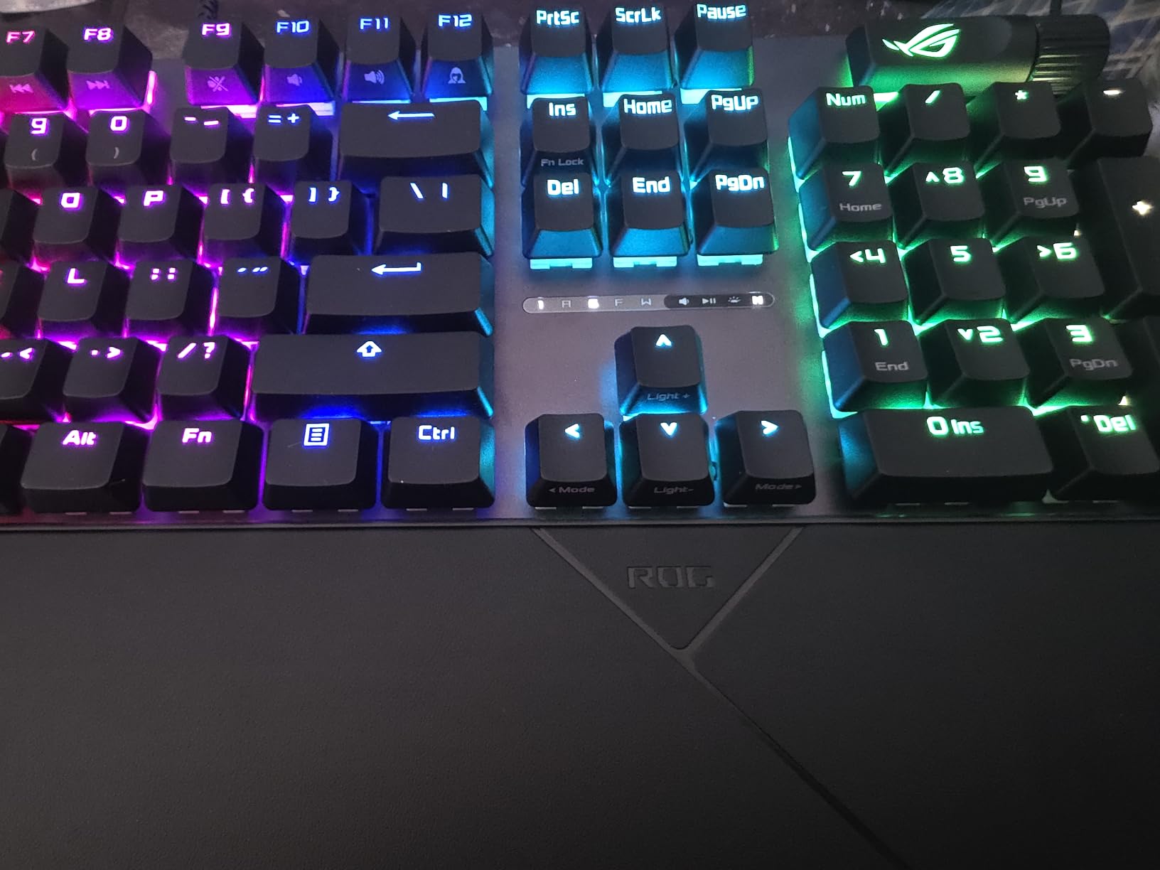 ASUS ROG Strix Scope II X Wired USB Mechanical Gaming Keyboard - 100% Full-Size, Hot Swappable Pre-lubed ROG NX Snow V2 Linear Switches, PBT Keycaps, RGB, PC/Mac Support - Black customer photo 2