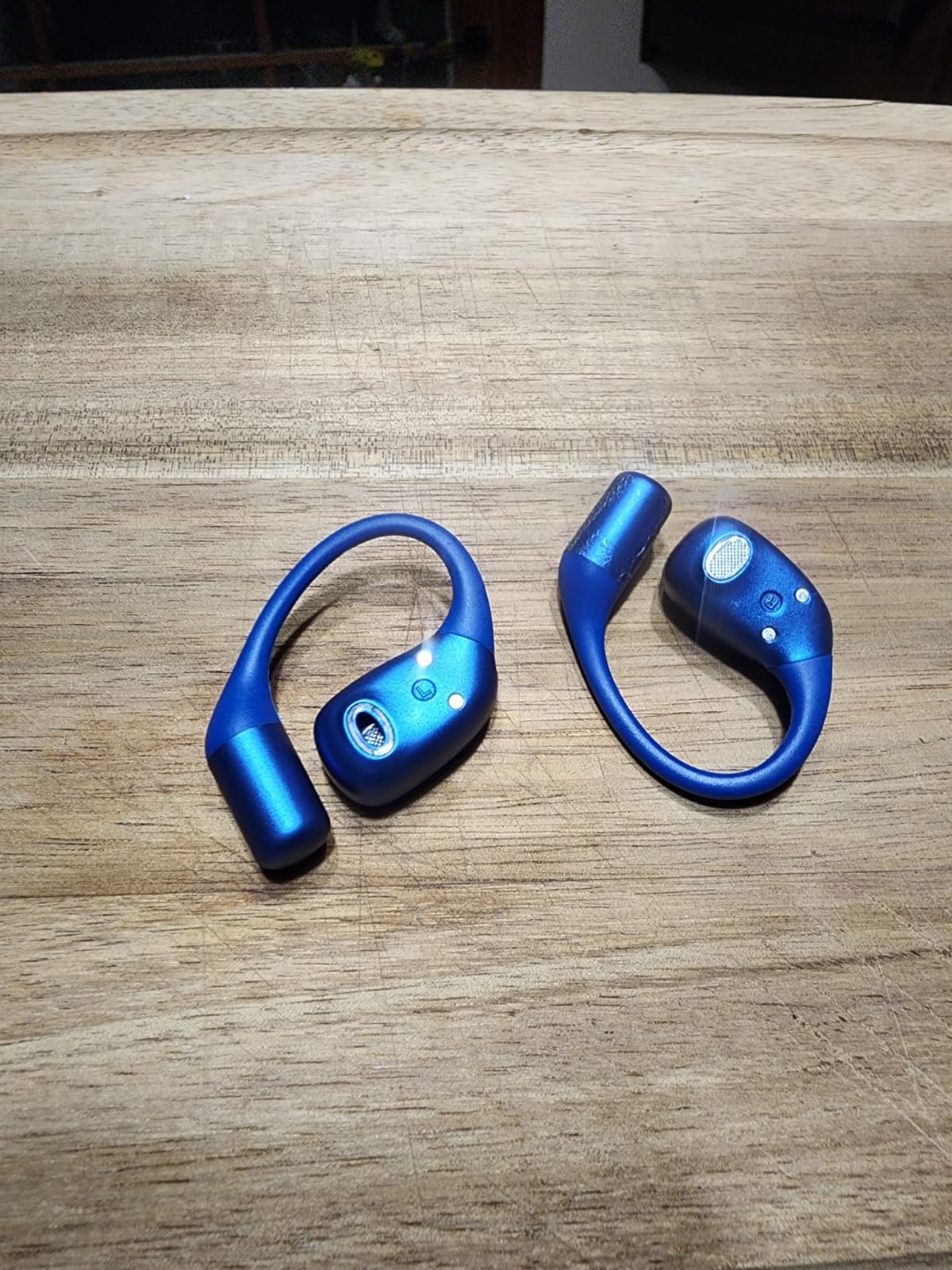 Raycon Essential Open Ear Earbuds - Open Ear Headphones, Earbuds Wireless Bluetooth, Sweat & Water-Resistant Earphones, Running Headphones with Ultra-Lightweight Design, 36 Hours Battery Life (Black) customer photo 1