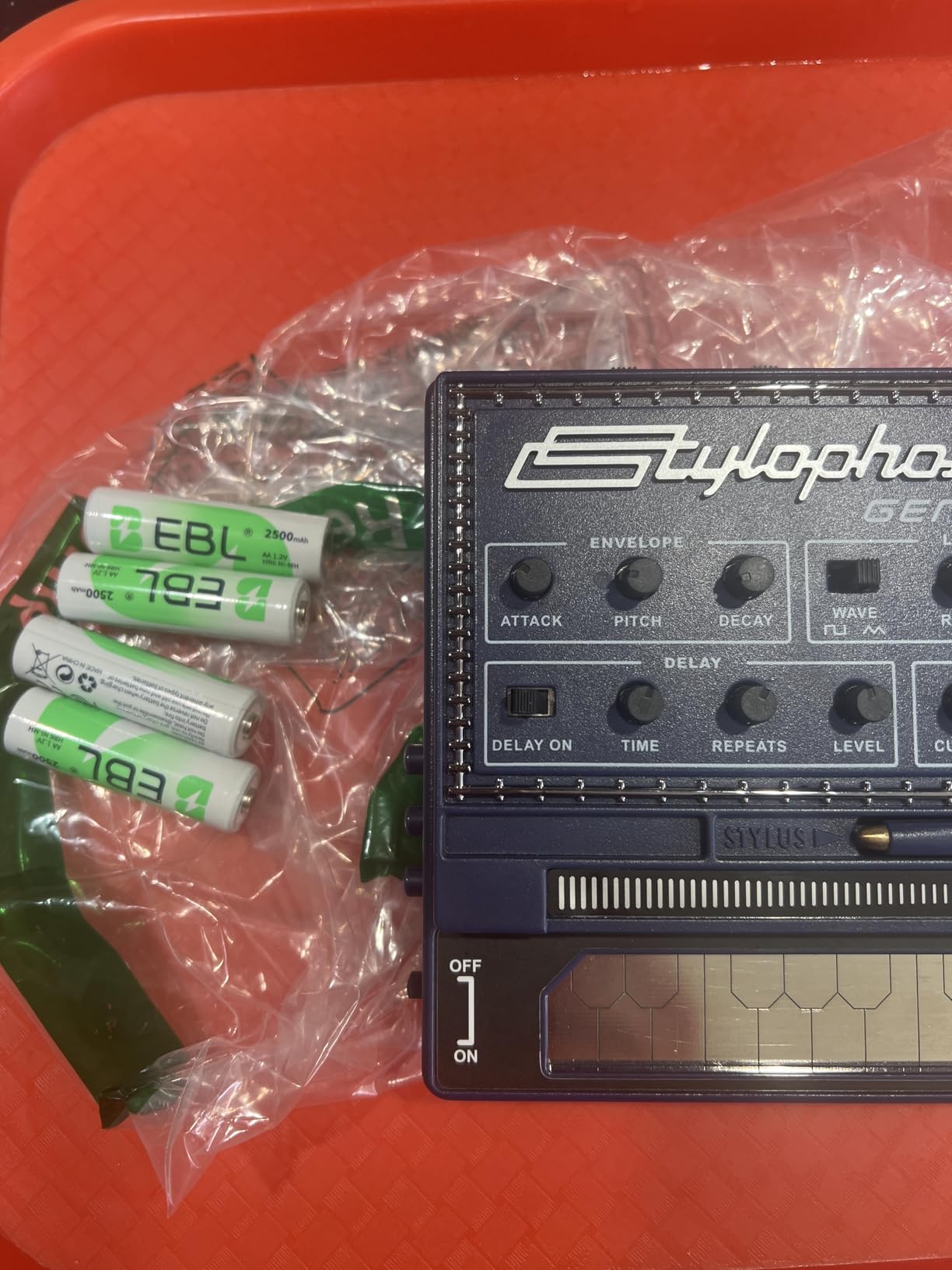 Stylophone GENX-2 Portable Analogue Synthesizer with Built-in Speaker, LFO, Filter, Analogue Delay and CV/Gate Output | Synthesizer Keyboard | Synth Musical Instrument customer photo 1