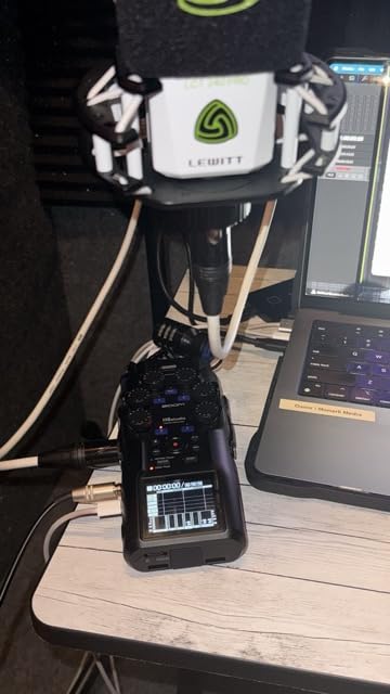 Zoom H6 Studio Handy Recorder for Filmmakers & Musicians | Clip-Free Audio with 32-Bit Float, 8 Tracks, Gain Knobs, F-Series Preamps, Large X/Y Mics, 4 XLR/TRS Inputs, USB Interface customer photo 2